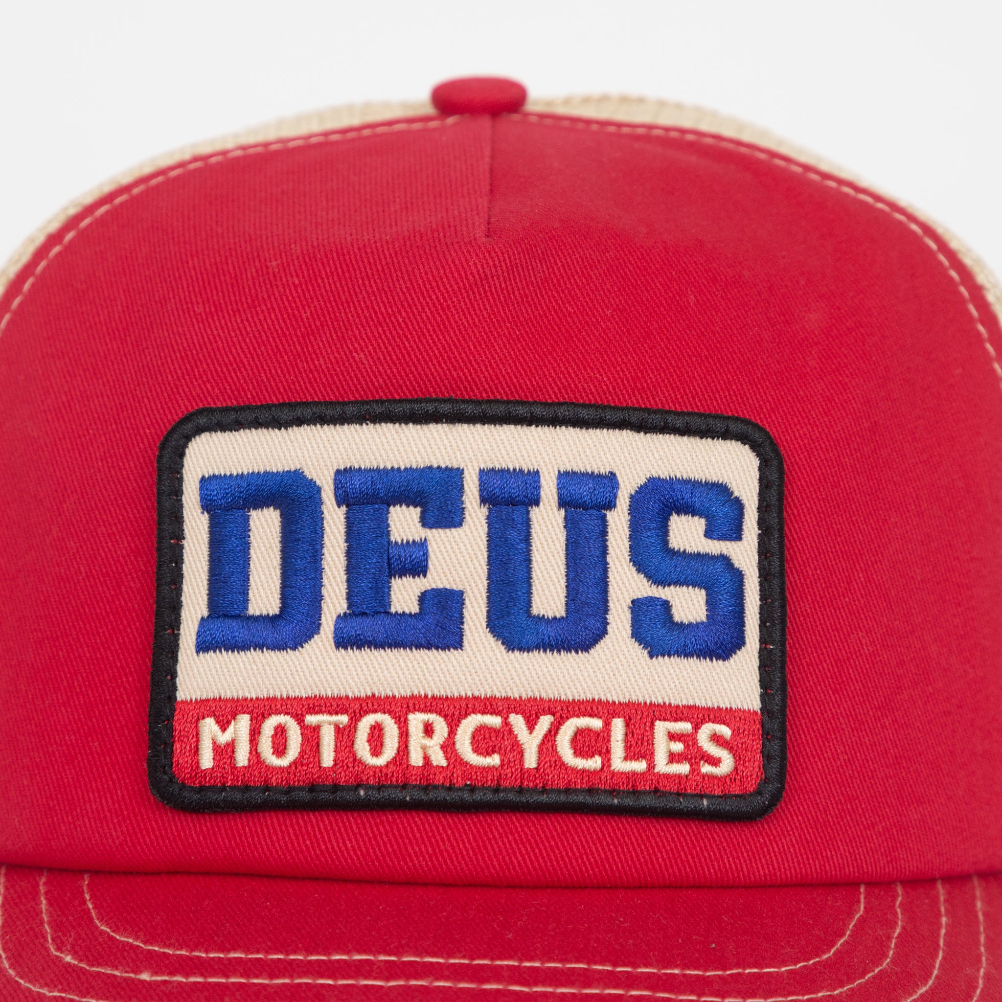 DEUS EX MACHINA Malden Trucker Cap in Red