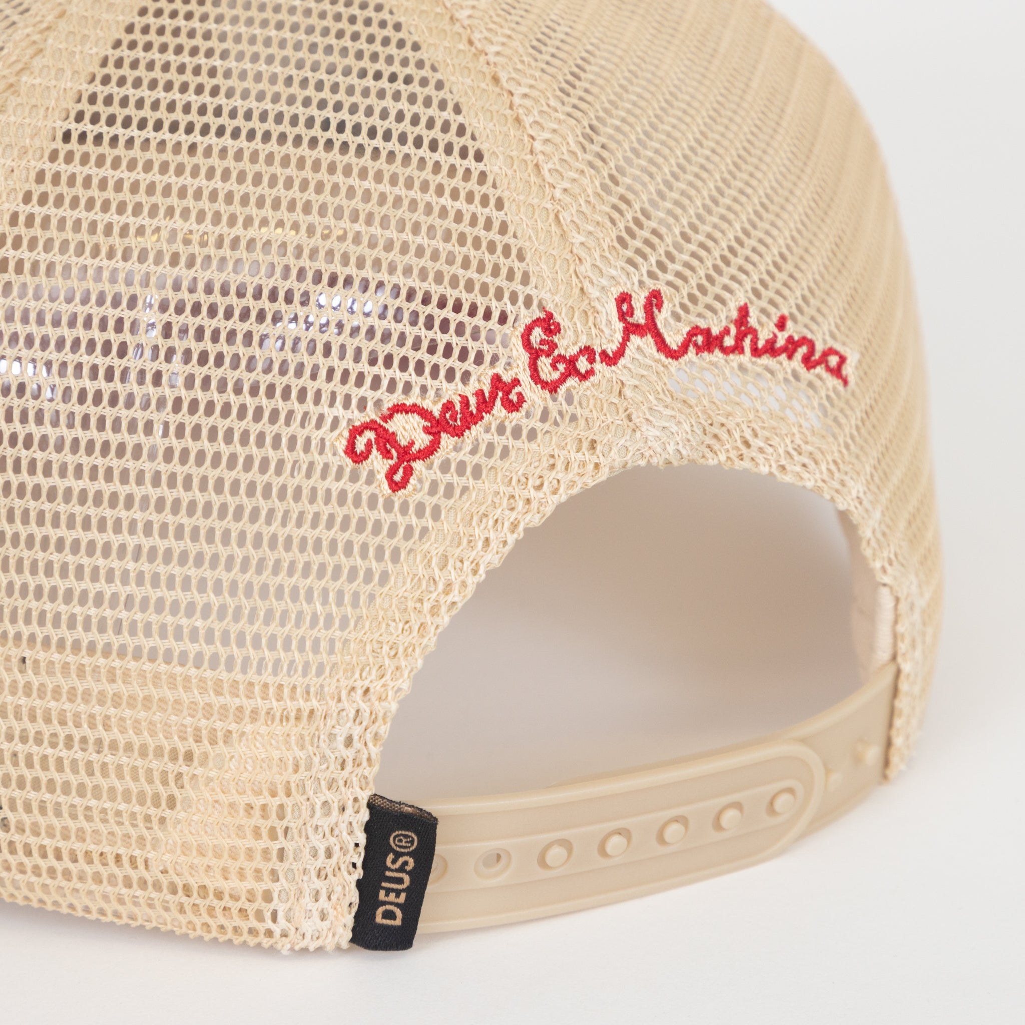 DEUS EX MACHINA Malden Trucker Cap in Red