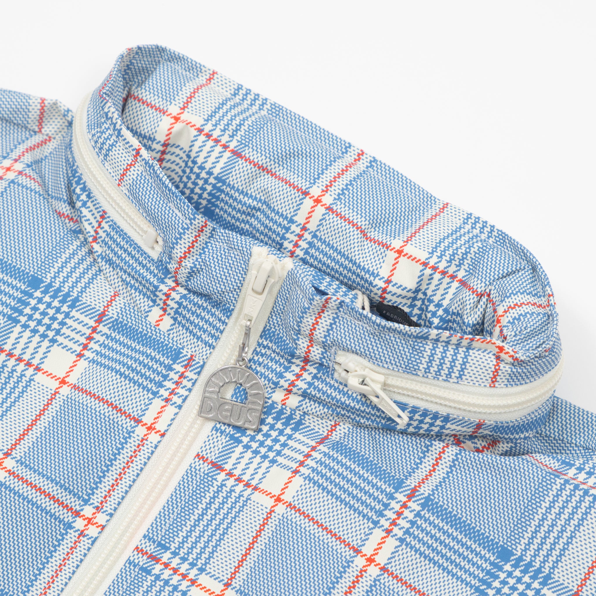 DEUS EX MACHINA Offshore Windstopper in SKY BLUE