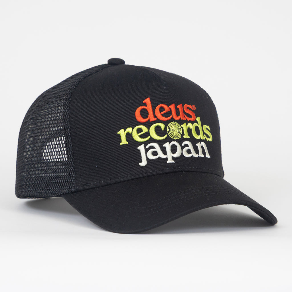DEUS EX MACHINA Strata Trucker Cap in Black