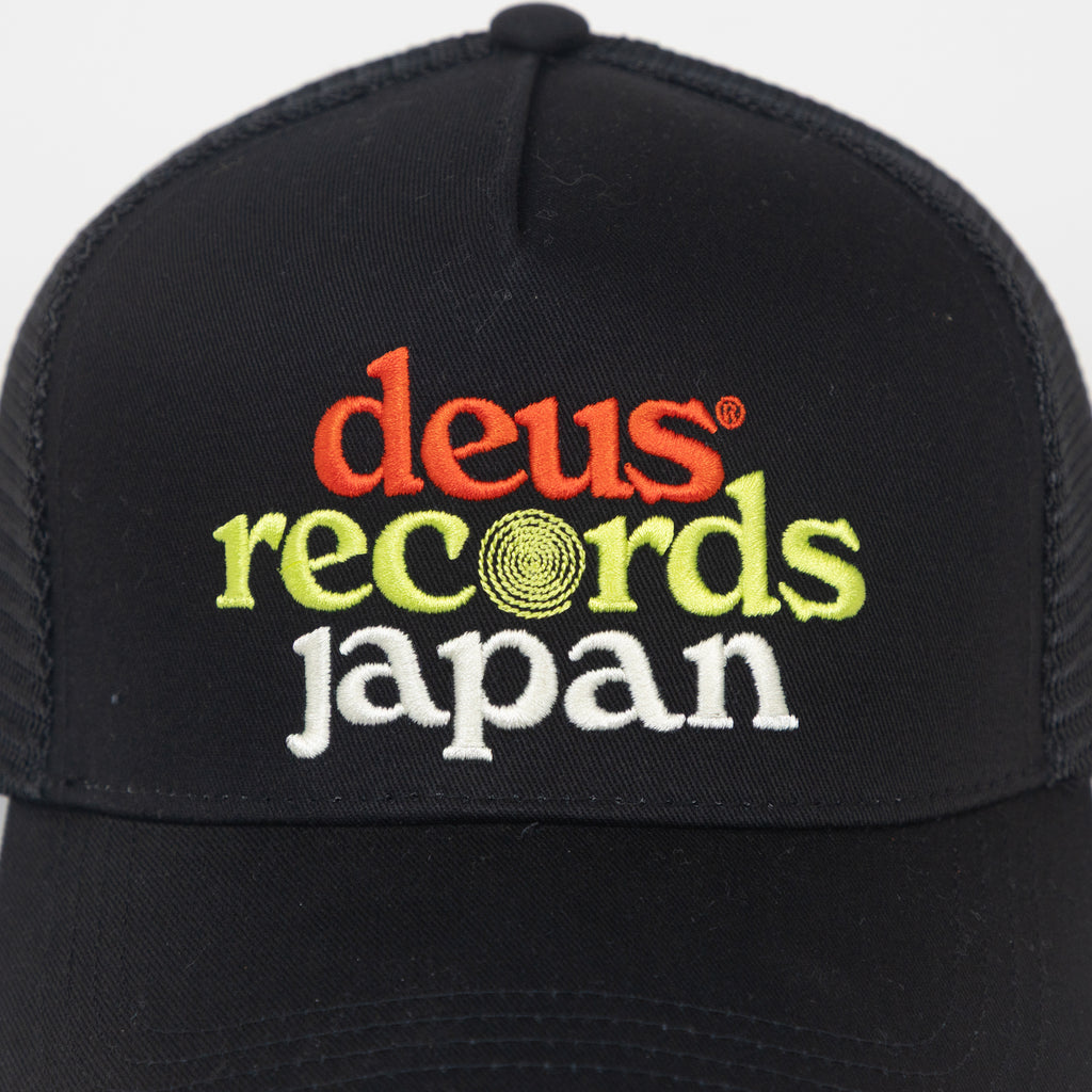 DEUS EX MACHINA Strata Trucker Cap in Black