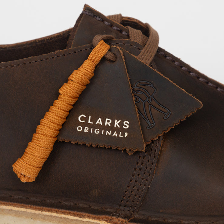 CLARKS ORIGINALS Desert Trek Shoes in BEESWAX