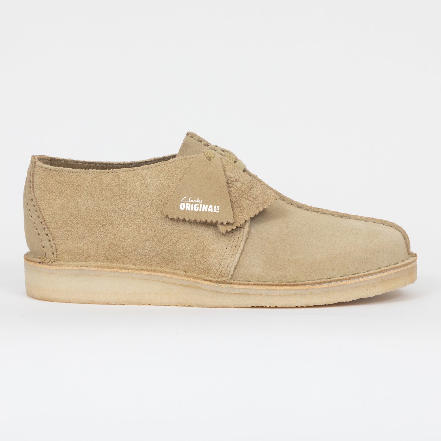 CLARKS ORIGINALS Desert Trek Shoes in BEIGE