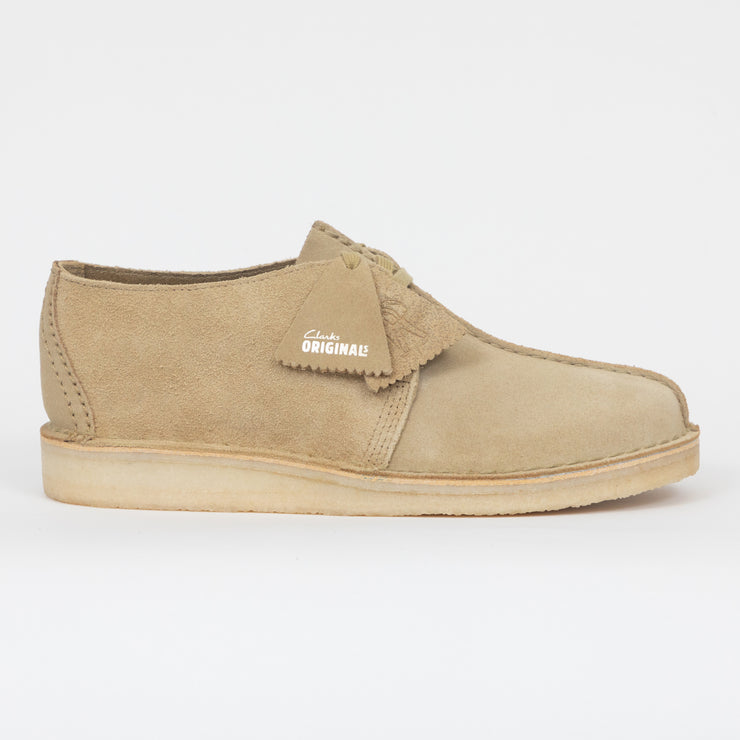 CLARKS ORIGINALS Desert Trek Shoes in BEIGE