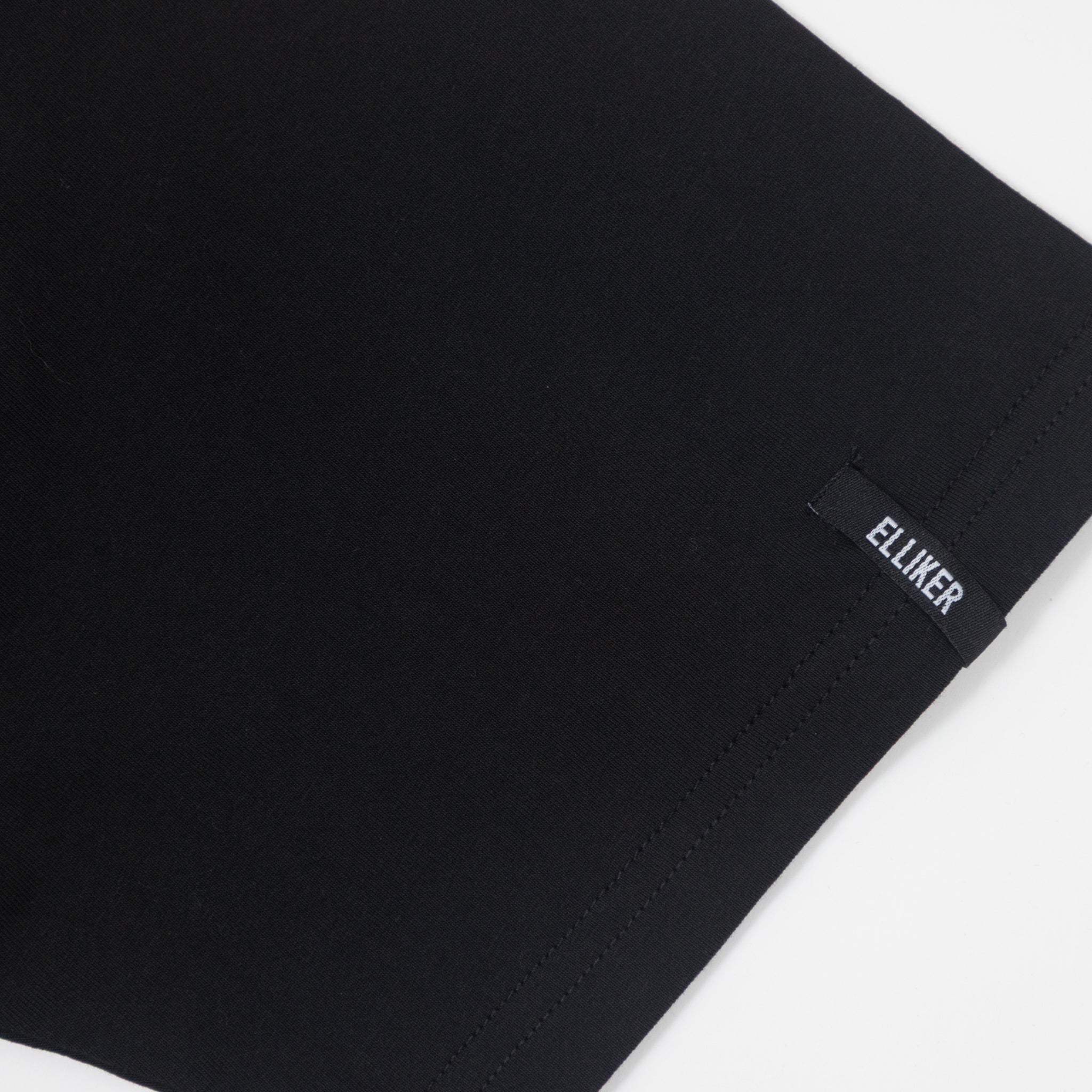 ELLIKER Rill Bluebell Print Short Sleeve T-Shirt in BLACK