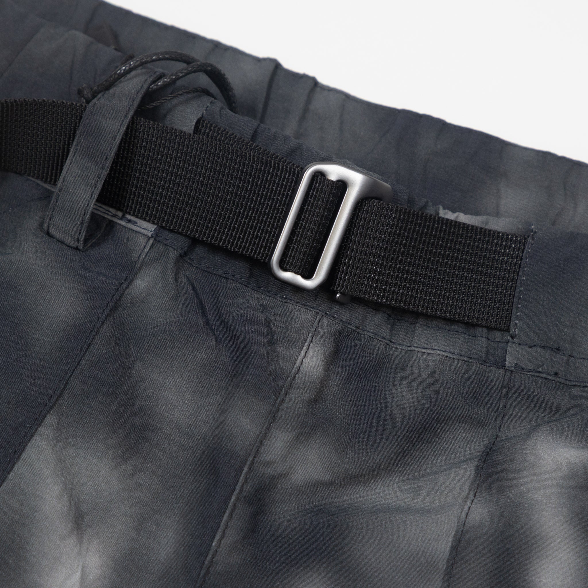 ELLIKER Sayer Print Belted Shorts in GRAPHITE