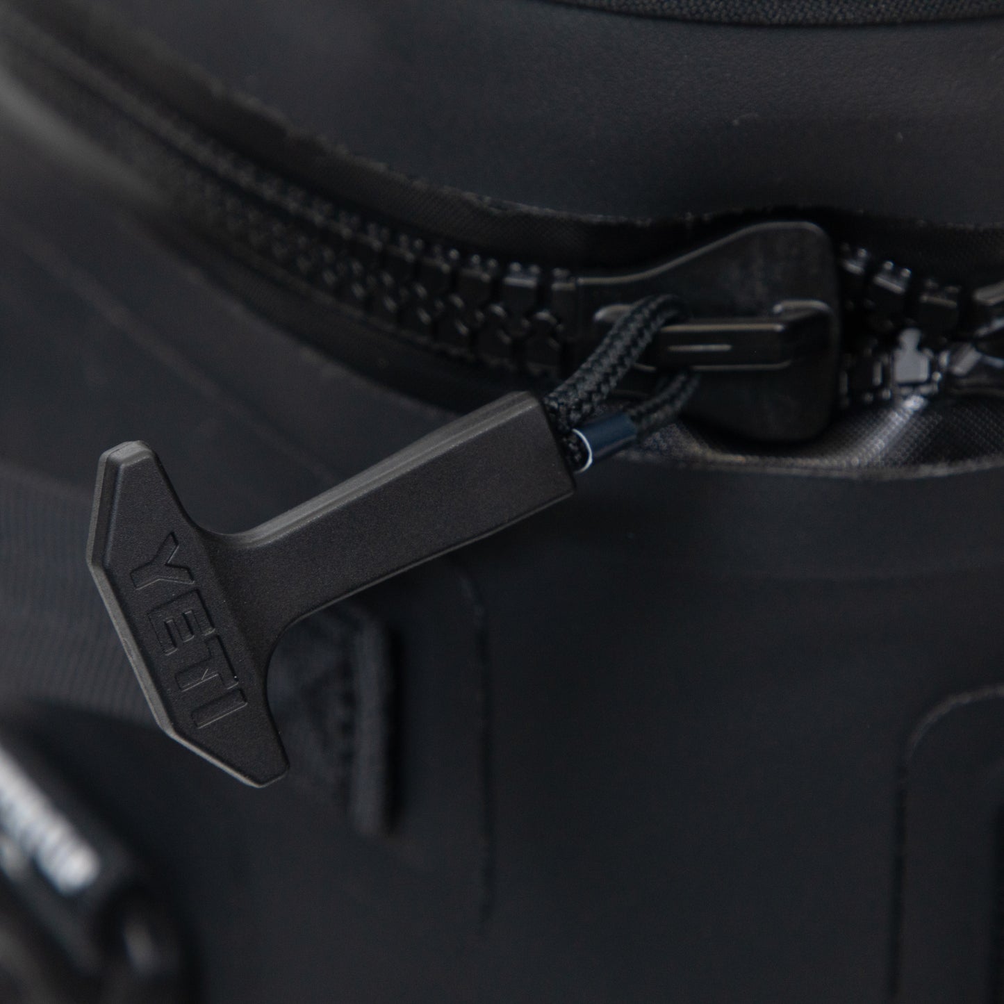 YETI Hopper Flip 12 Soft Cool Box in BLACK