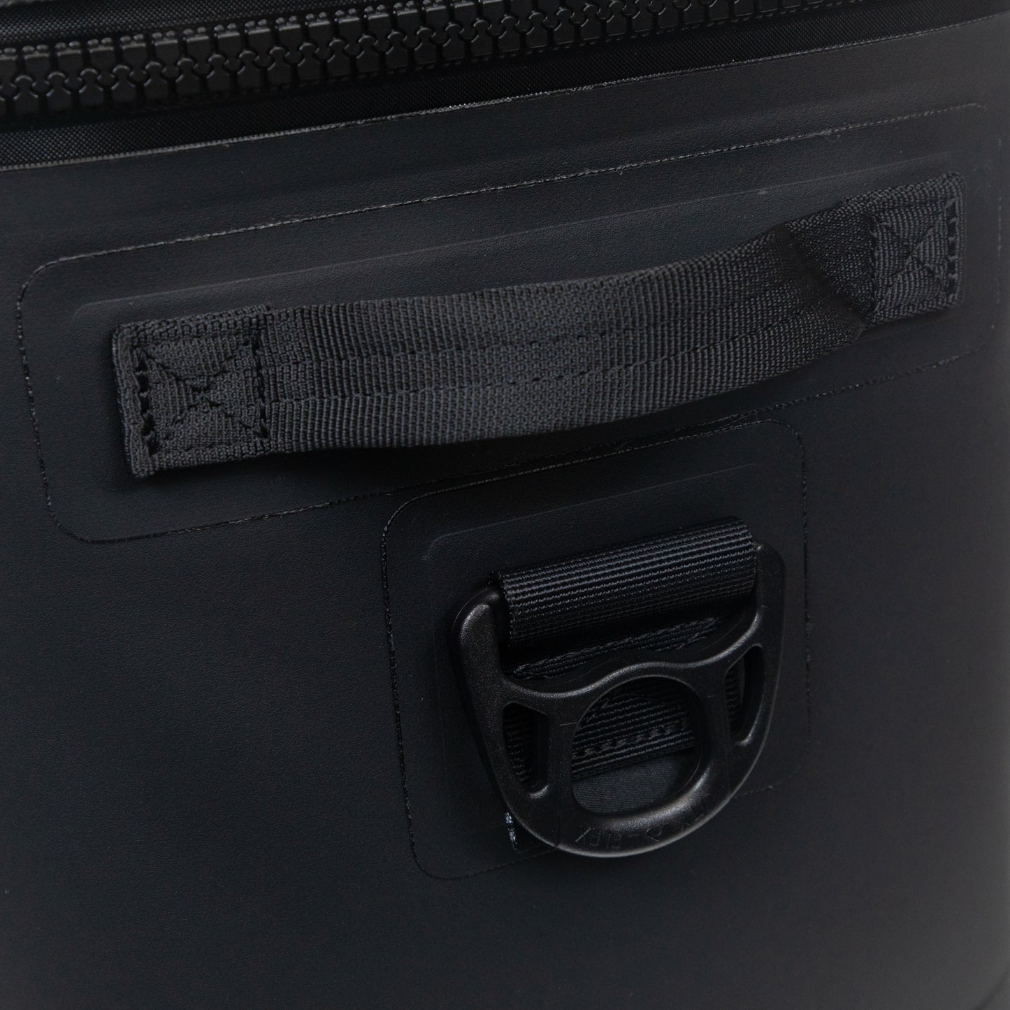 YETI Hopper Flip 12 Soft Cool Box in BLACK
