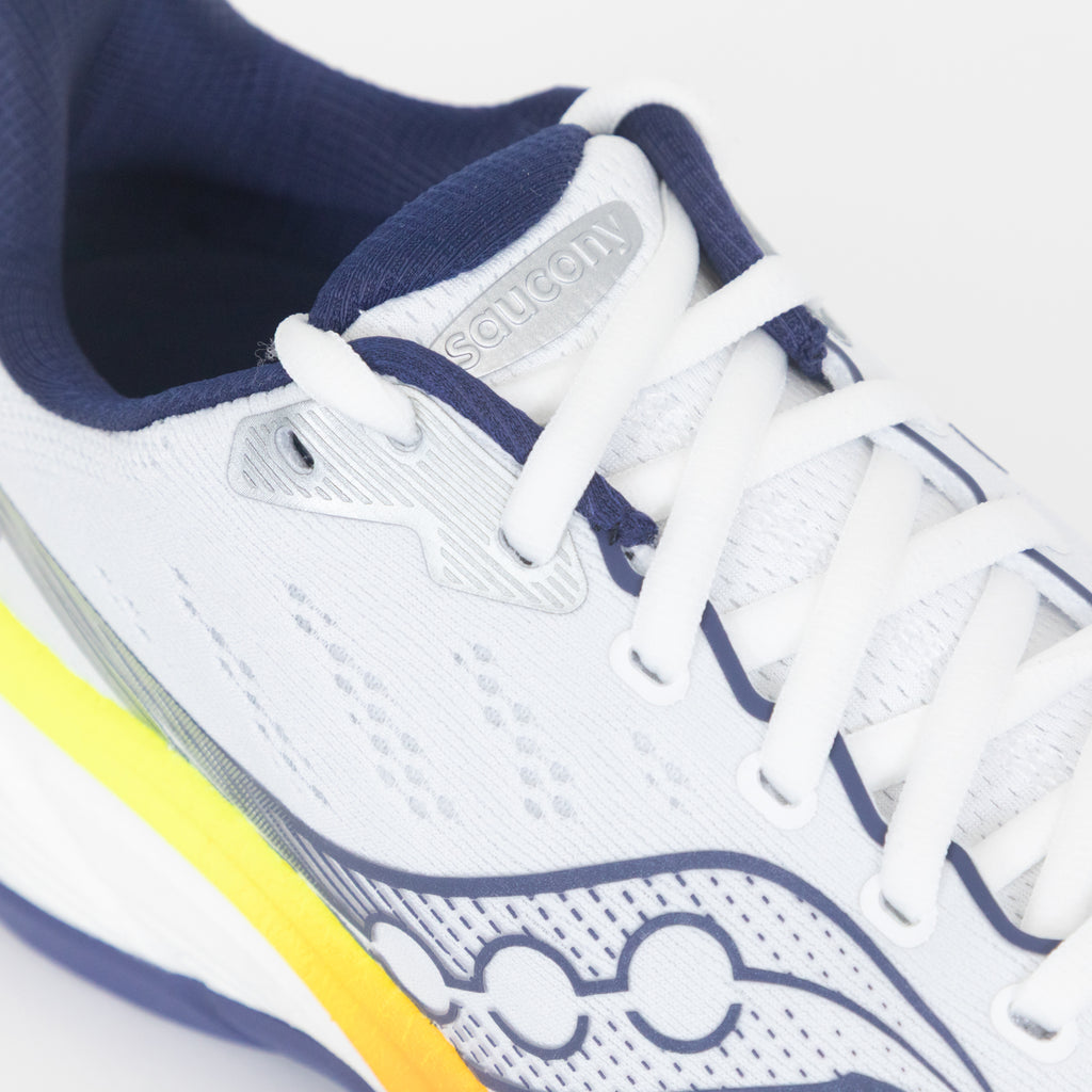 SAUCONY Hurricane 25 Running Trainers in WHITE