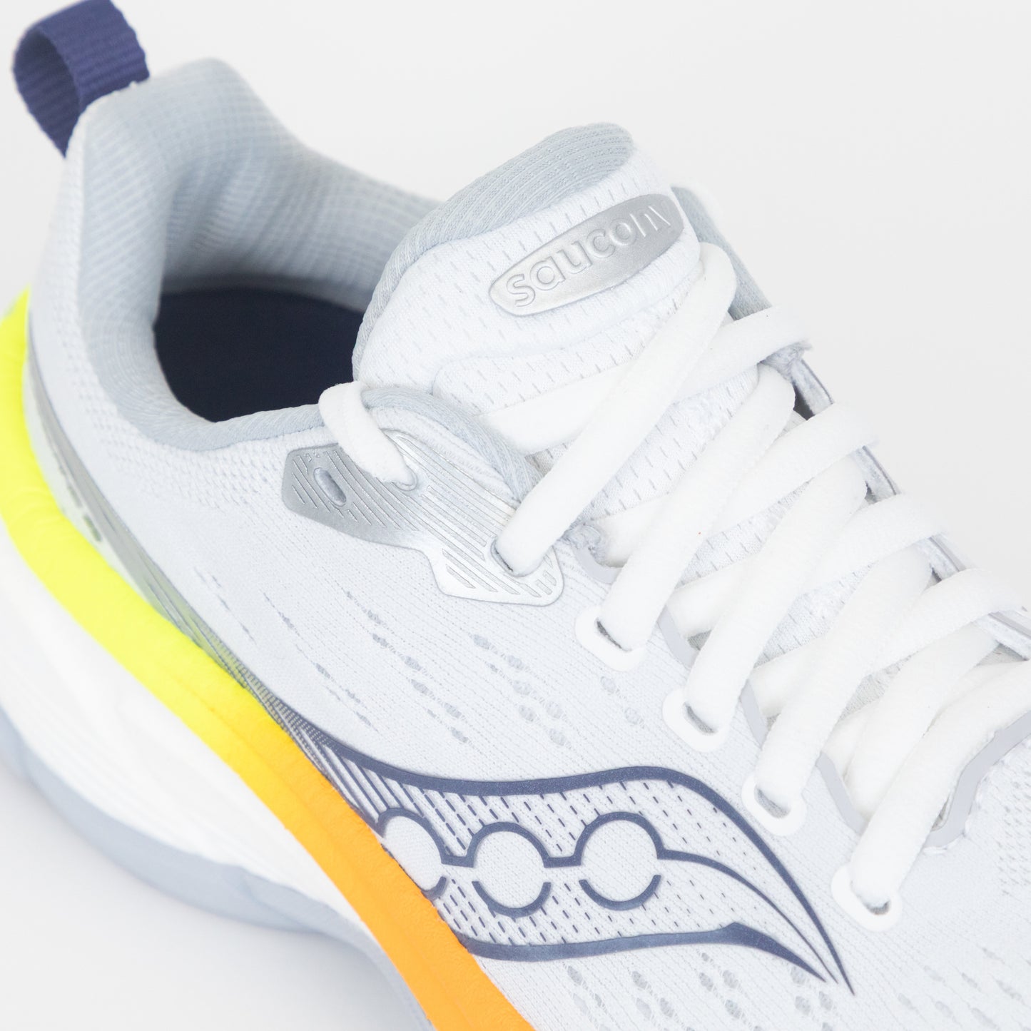 Womens SAUCONY Hurricane 25 Running Trainers in WHITE