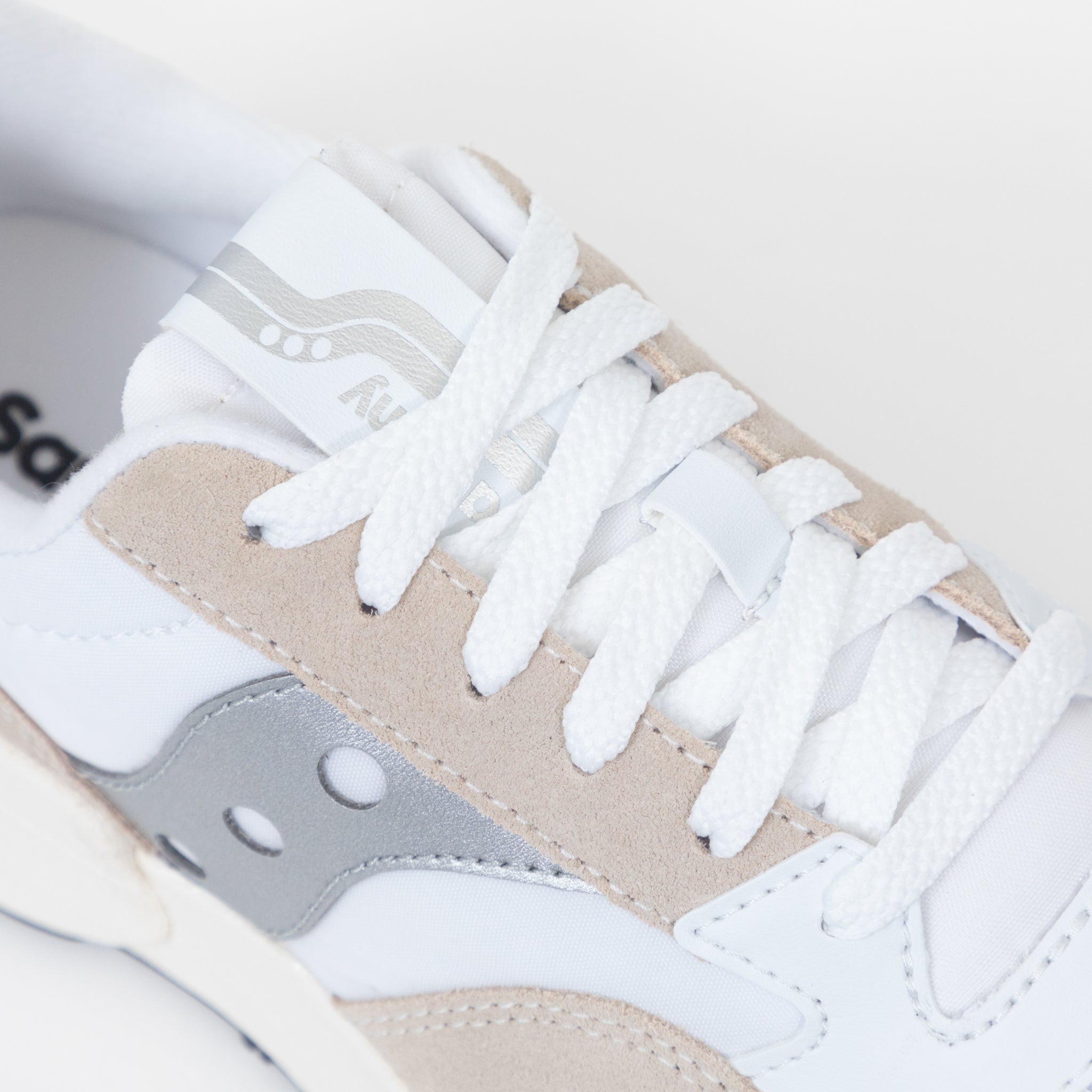 Women's SAUCONY Jazz NXT Trainers in WHITE