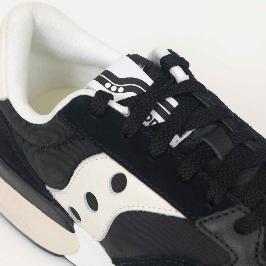 SAUCONY Jazz NXT Trainers in BLACK & CREAM