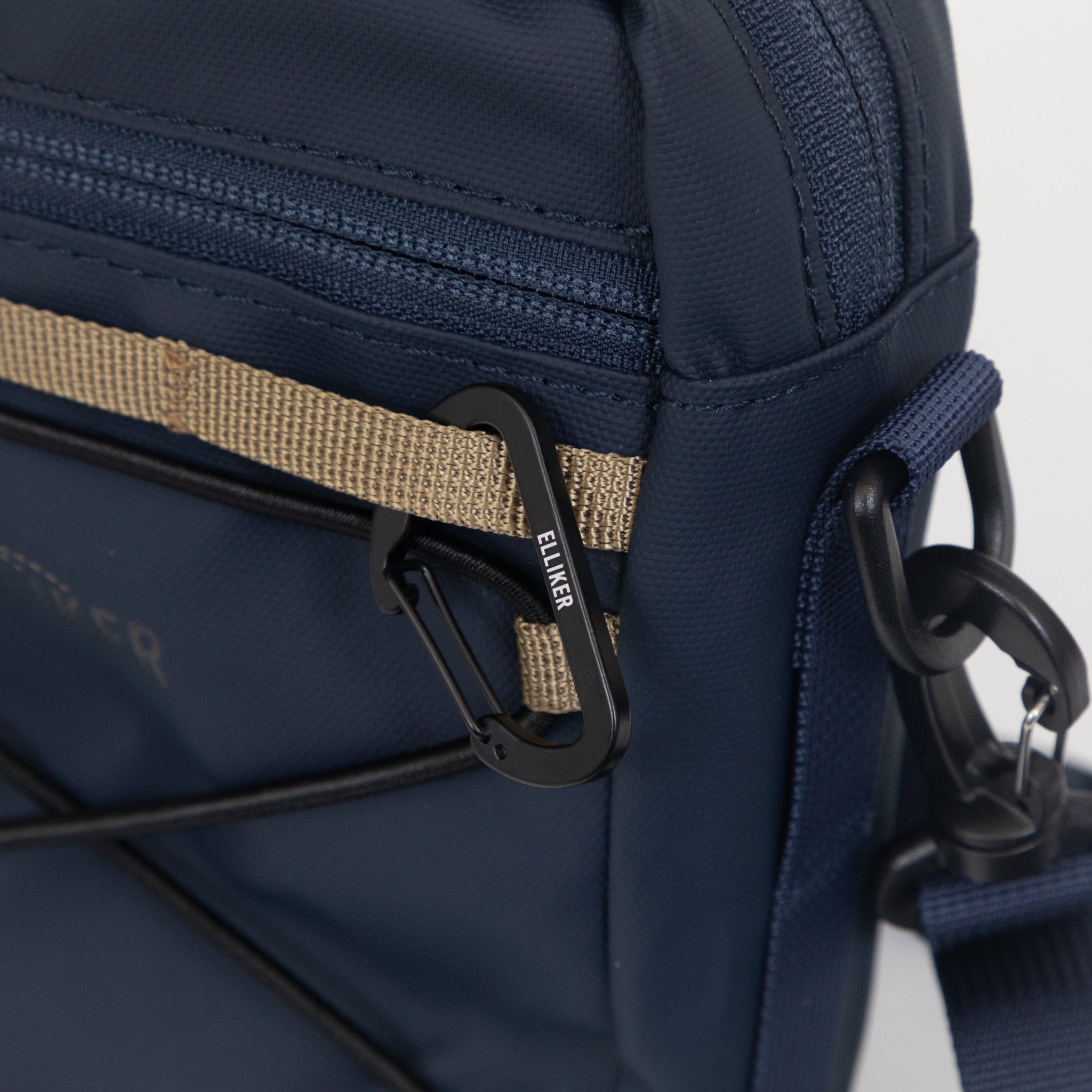 ELLIKER Kep Cross Body Bag in NAVY