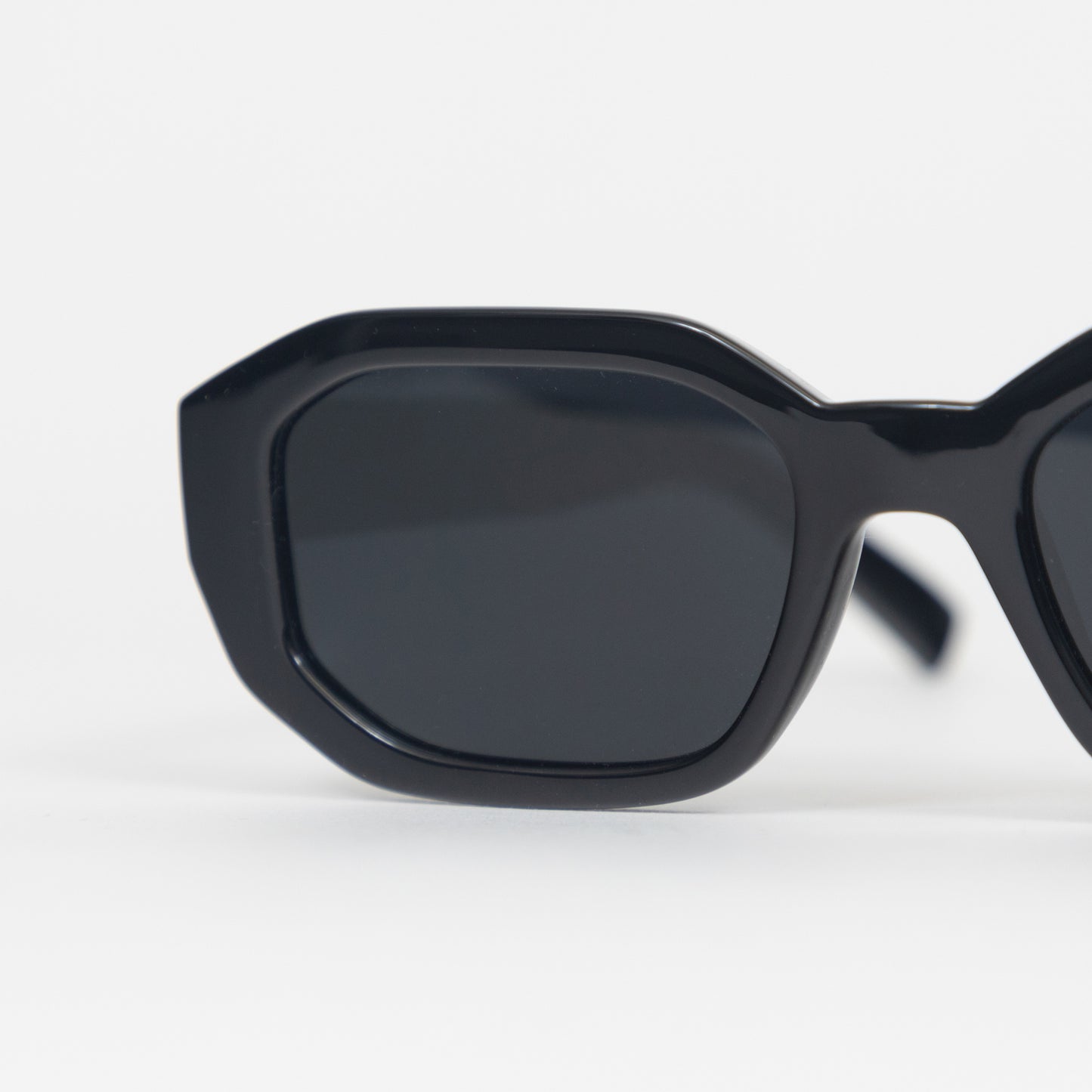 MELLER Kessie Square Sunglasses in BLACK