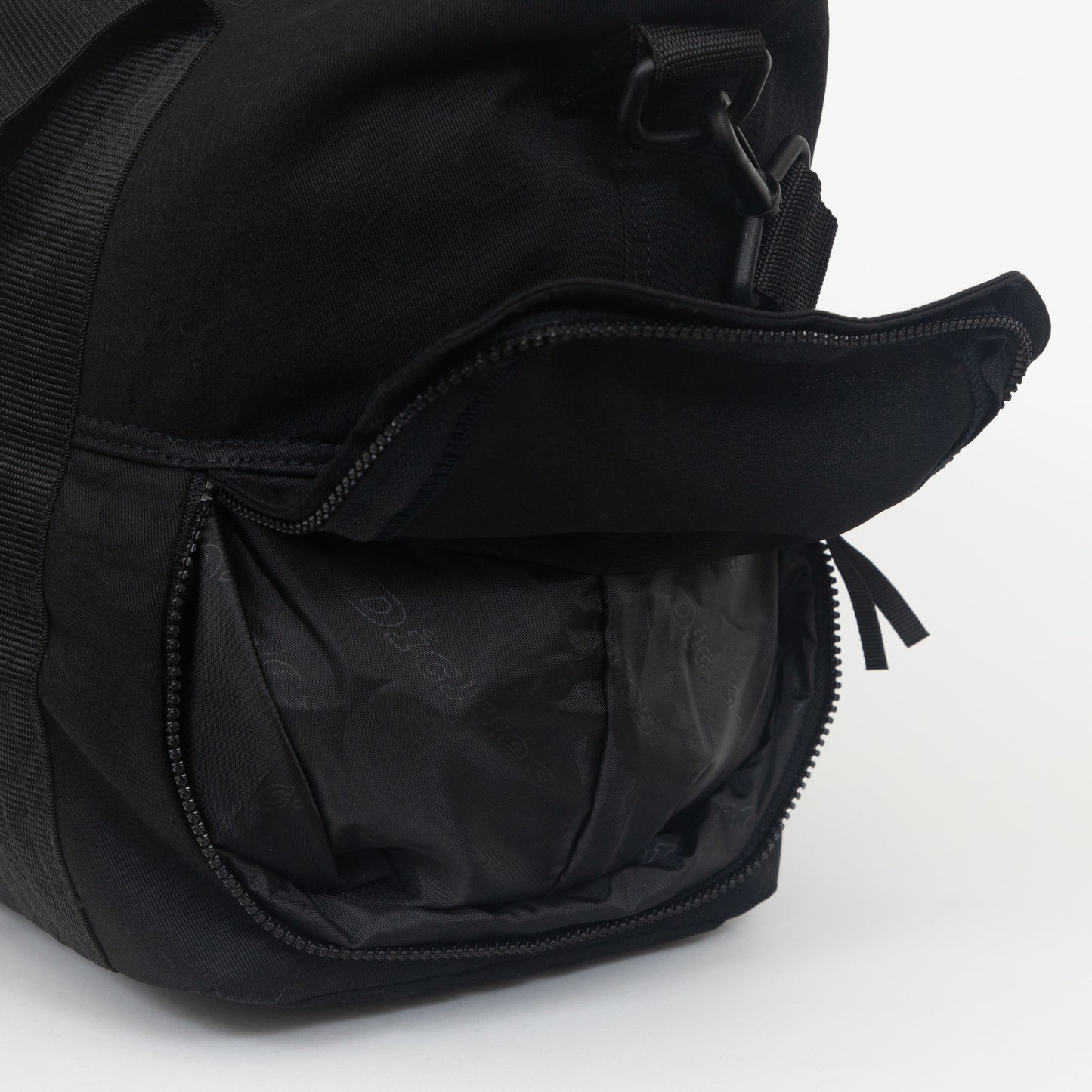 DICKIES Lisbon Weekend Holdall Bag in BLACK