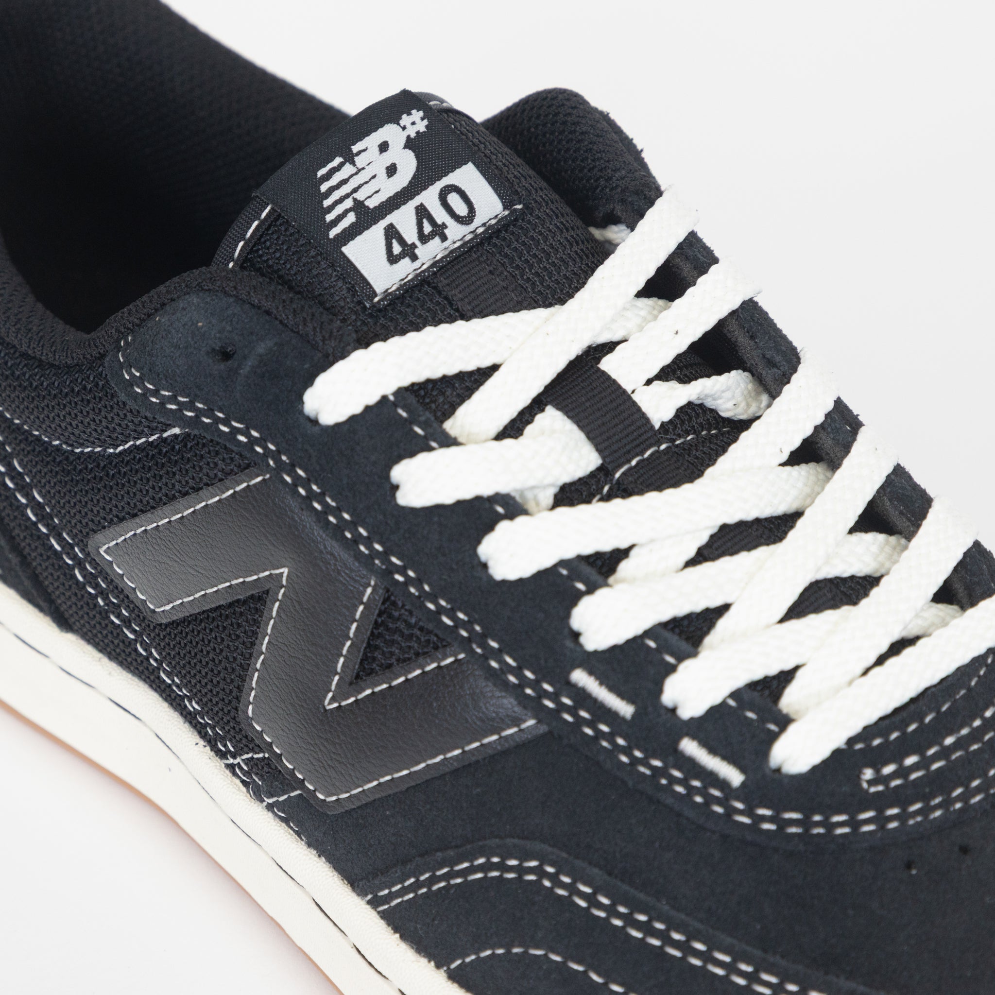 NEW BALANCE Numeric 440 Trainers in Black & White Gum