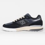 NEW BALANCE Numeric 933 Trainers in BLACK / GREY