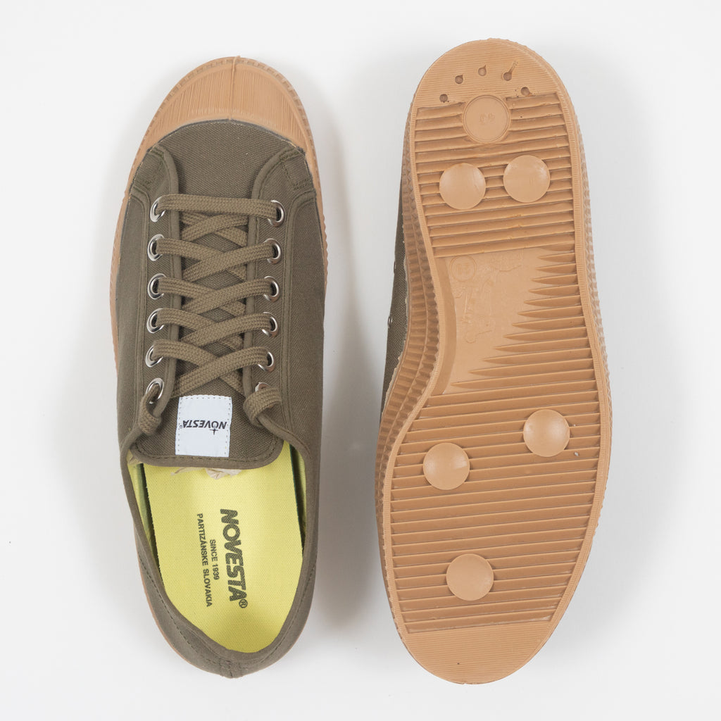 NOVESTA Star Master Low Top Canvas Trainer in Green