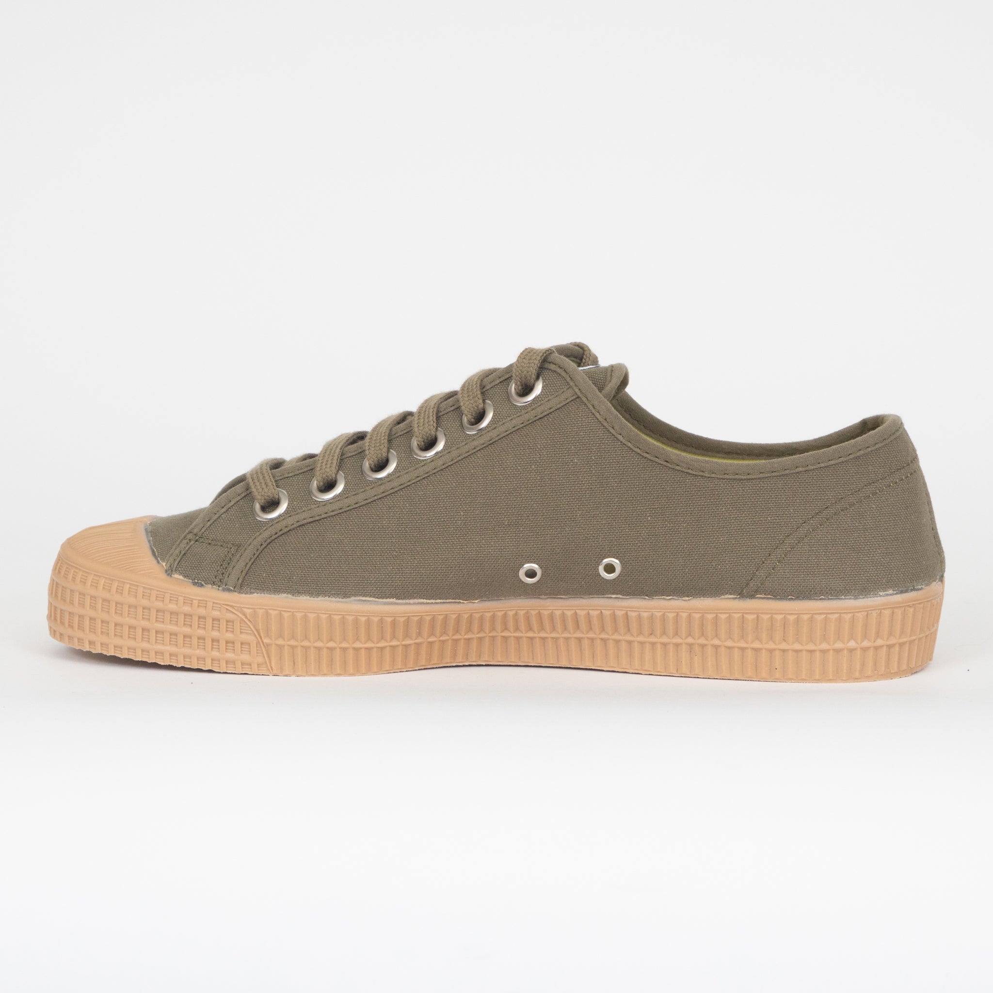 NOVESTA Star Master Low Top Canvas Trainer in Green