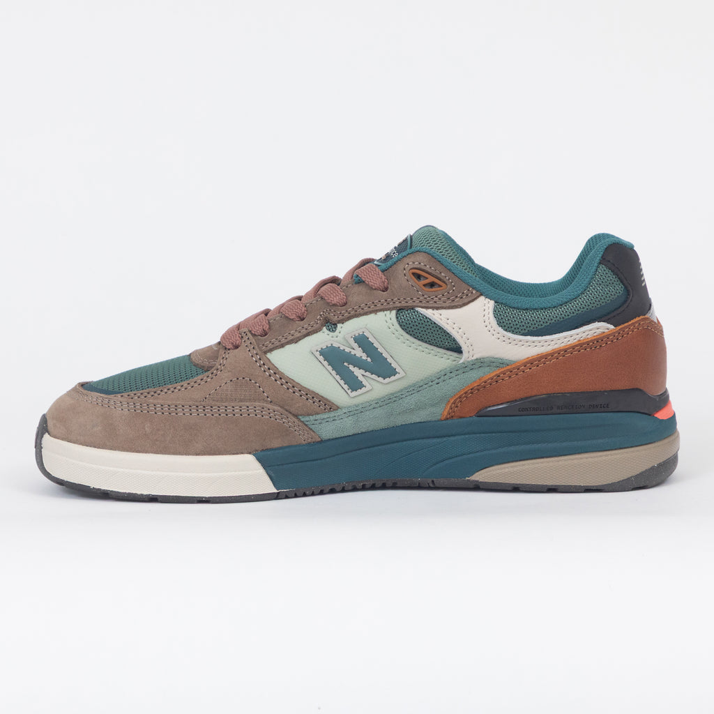 NEW BALANCE Numeric 933 Trainers in MUSHROOM