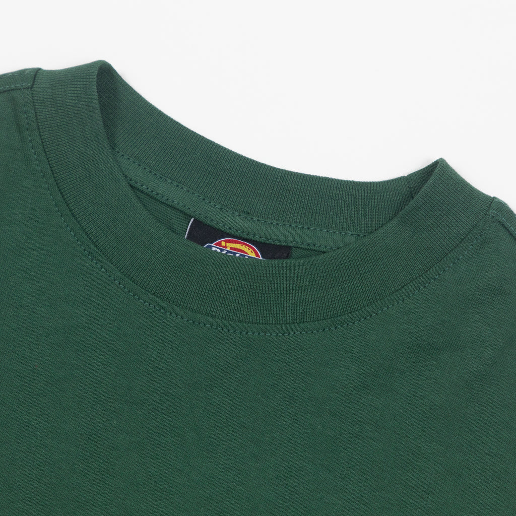 close-up of dickies green tshirt crew neck