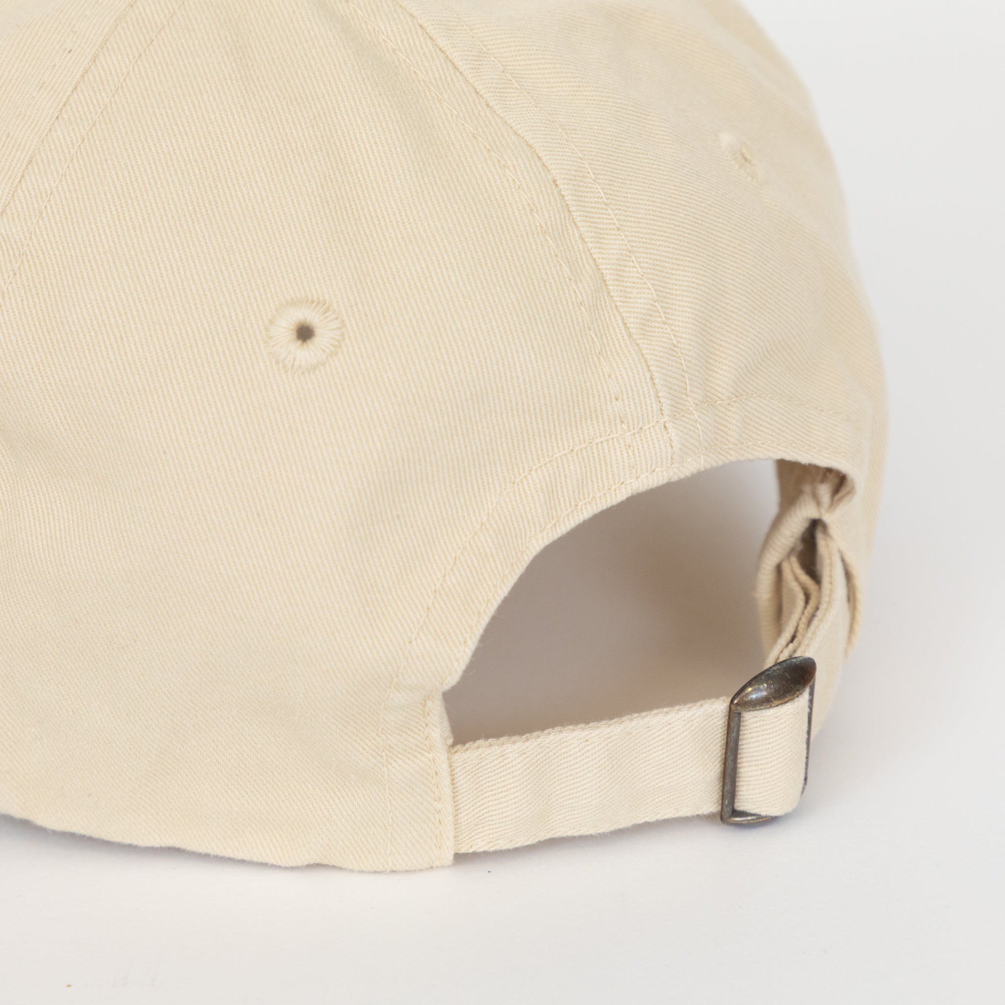 COLORFUL STANDARD Organic Cotton Cap in CREAM