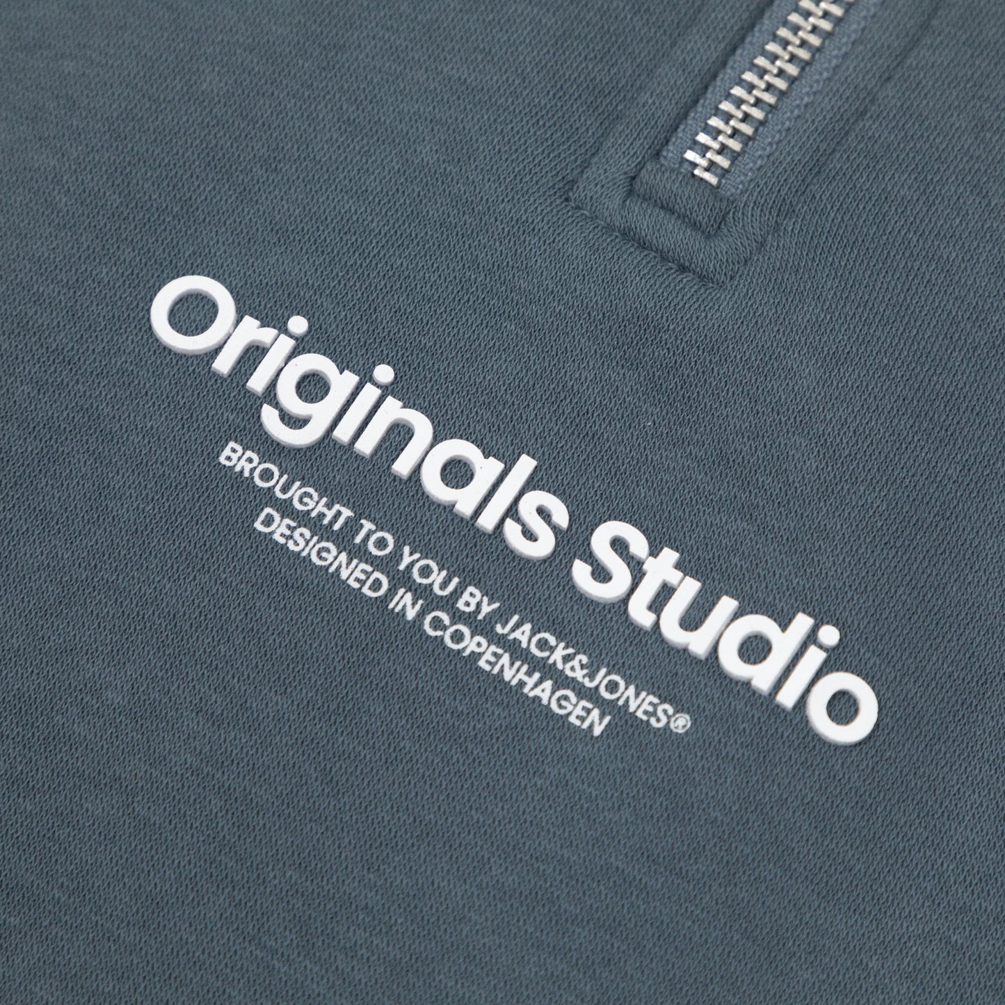 JACK & JONES Originals Studio Quarter Zip in STORMY BLUE