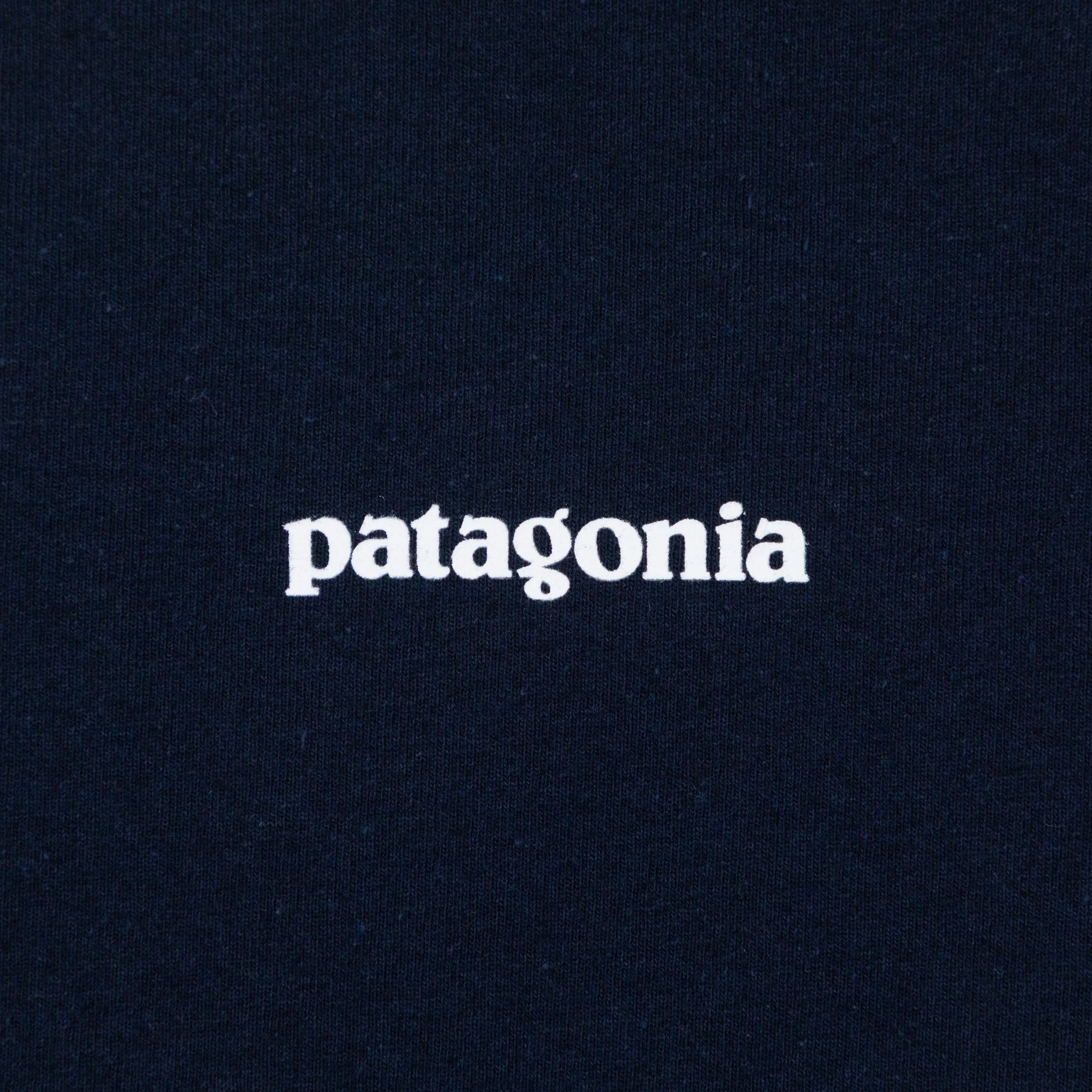 PATAGONIA P-6 Logo Responsibili-Tee T-Shirt in NAVY