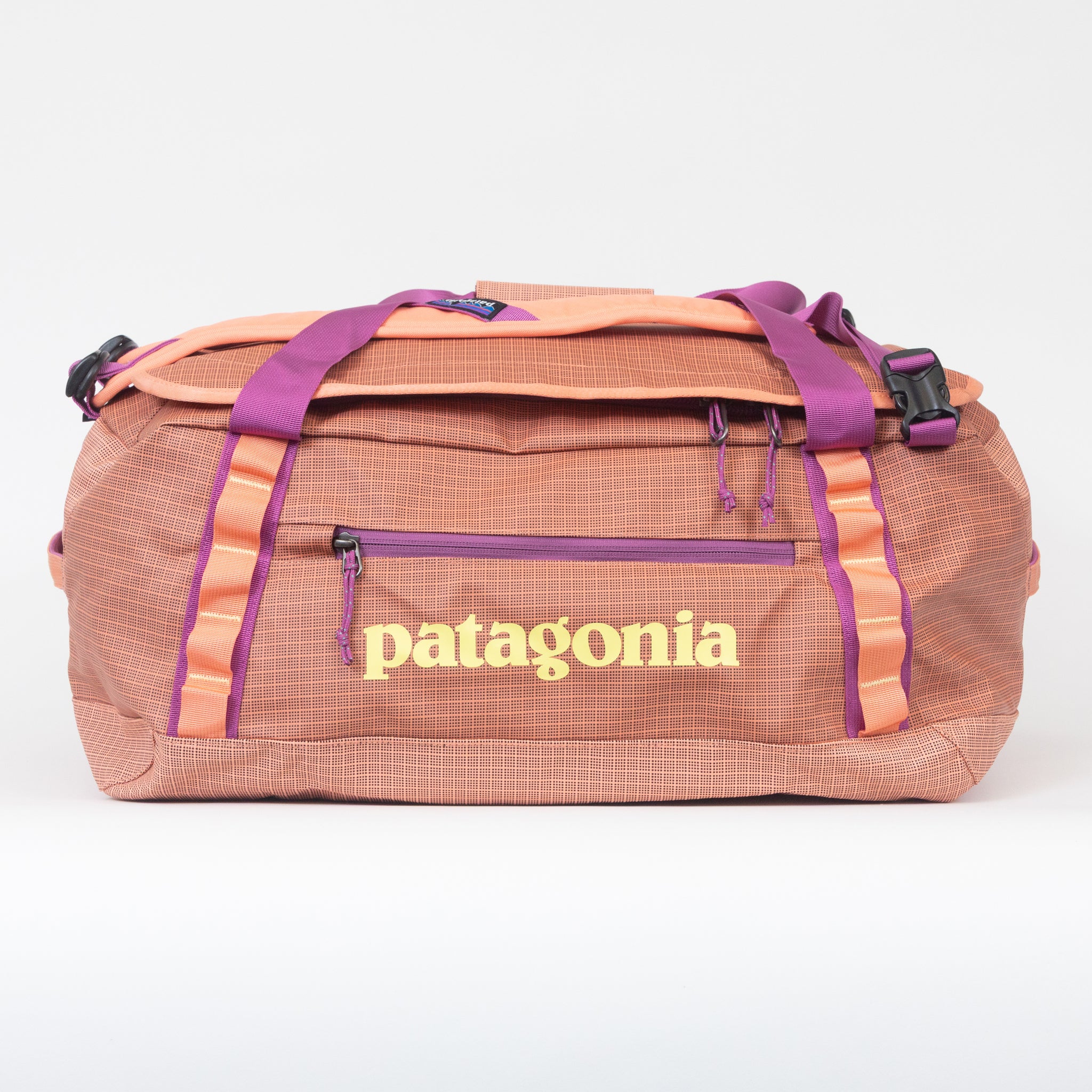 PATAGONIA 40L Black Hole Duffel in PEACH SHERBET