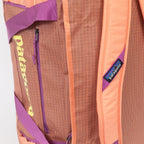 PATAGONIA 40L Black Hole Duffel in PEACH SHERBET