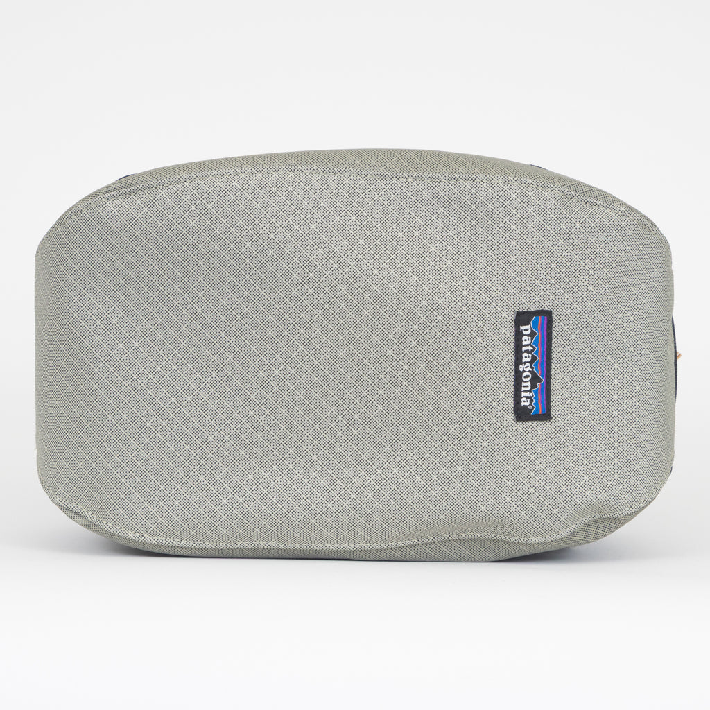 PATAGONIA Black Hole Cube 6L Bag In WEATHERED STONE