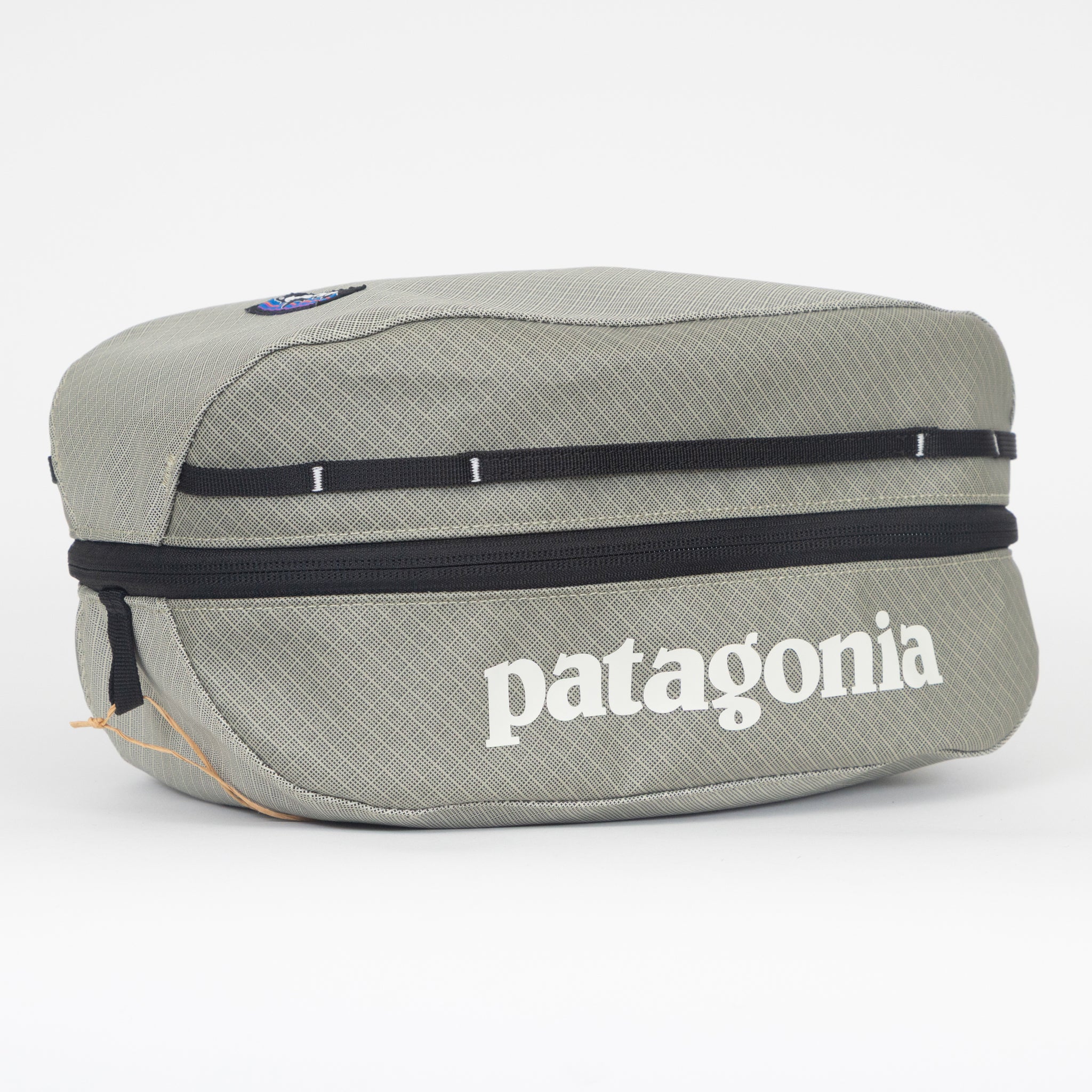 PATAGONIA Black Hole Cube 6L Bag In WEATHERED STONE