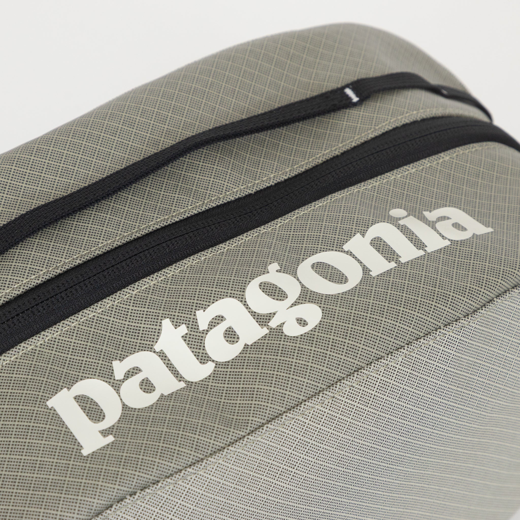 PATAGONIA Black Hole Cube 6L Bag In WEATHERED STONE