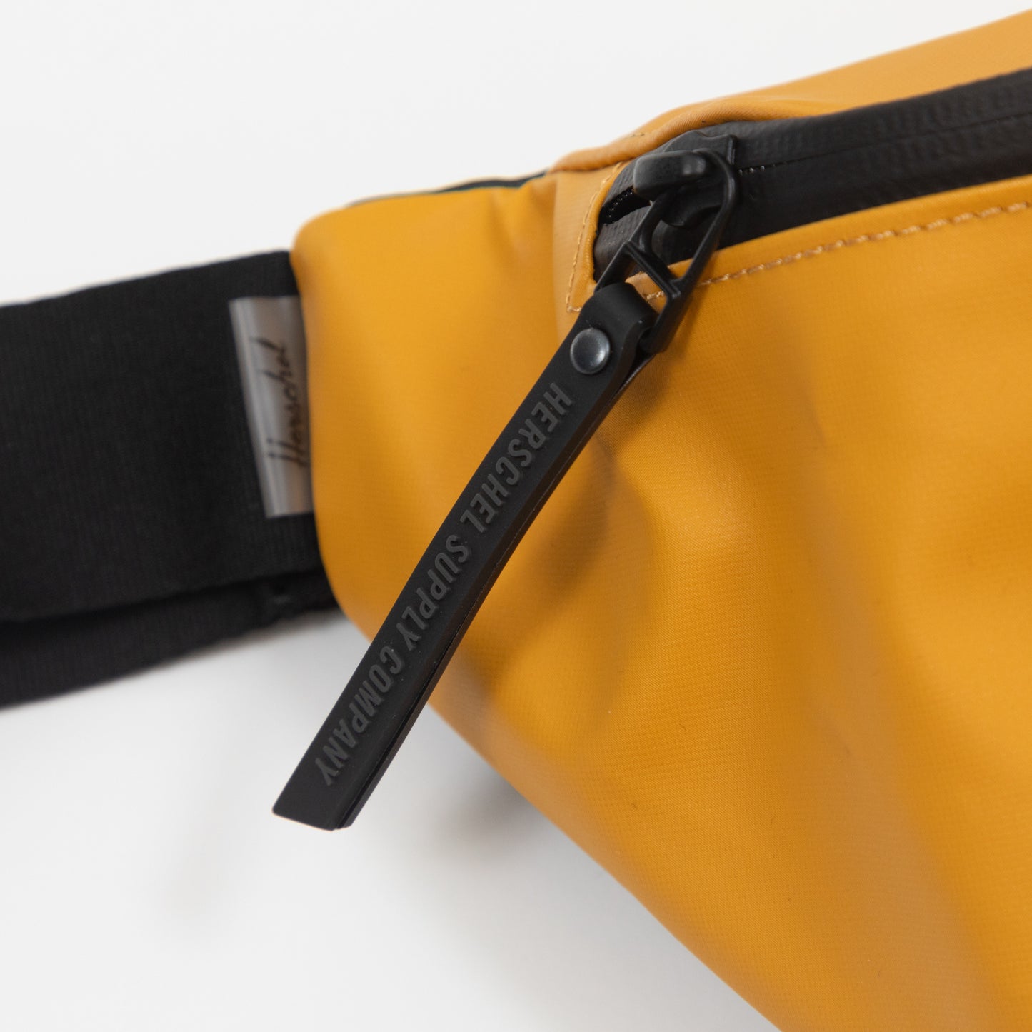 HERSCHEL SUPPLY CO. Pop Quiz Hip Bum Bag in YELLOW
