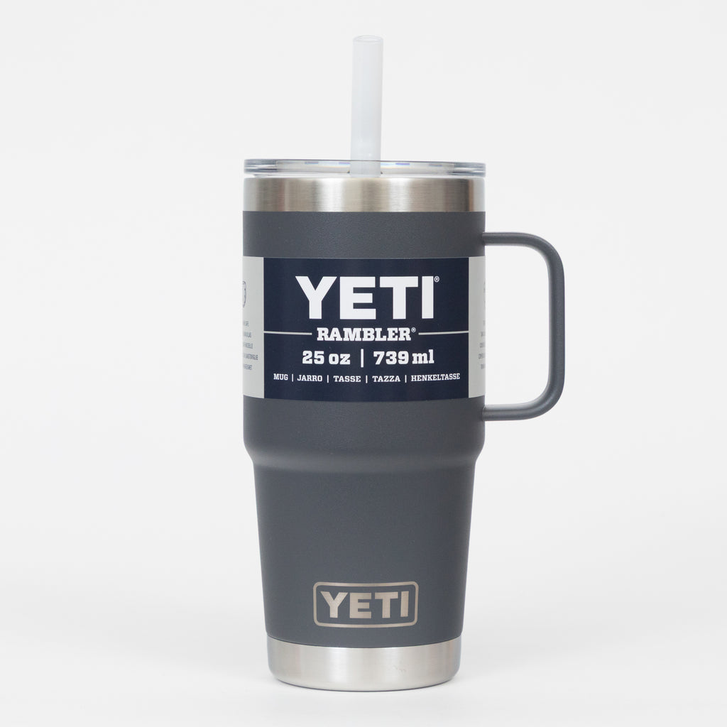 YETI Rambler® 25 oz (739 ml) Straw Mug in Charcoal