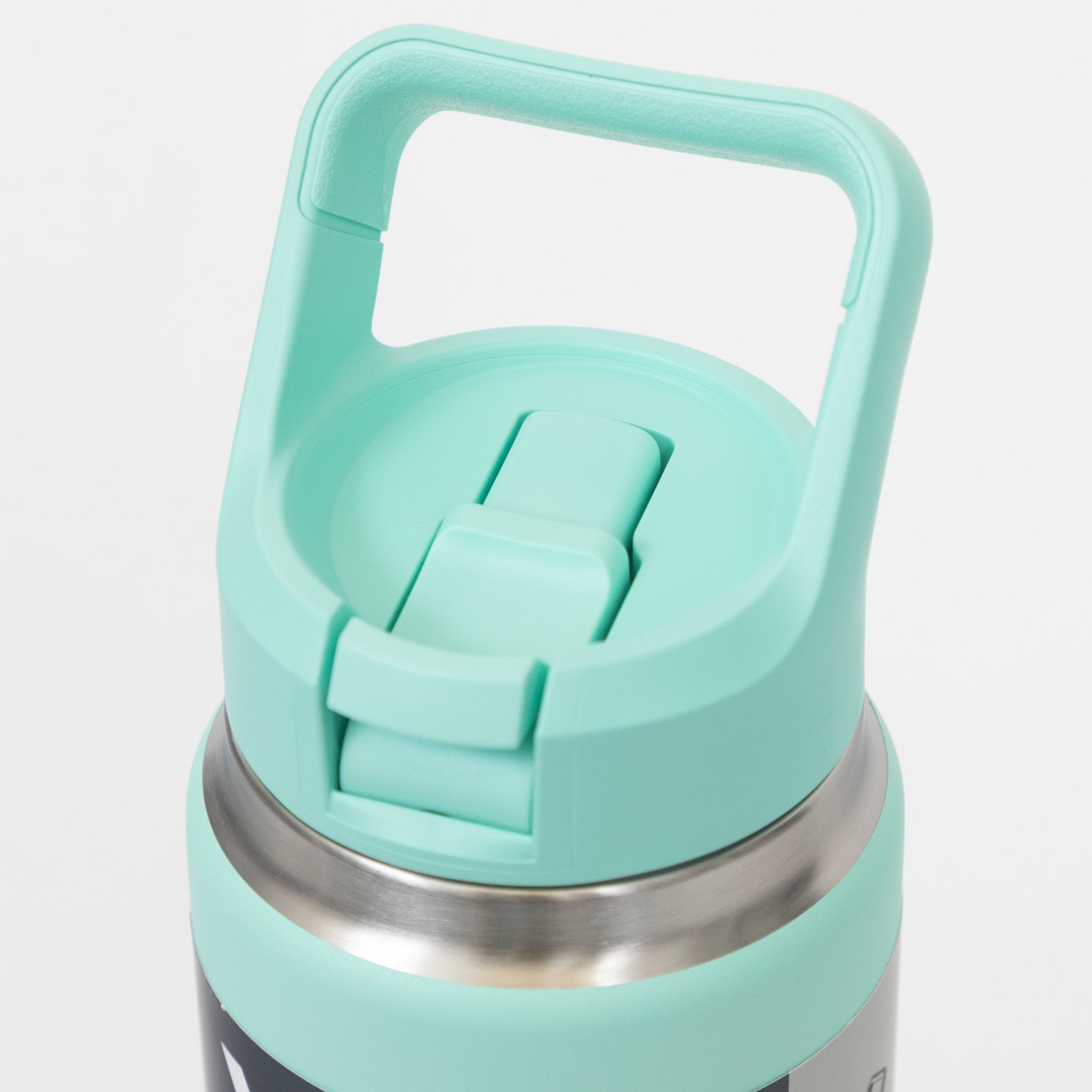 YETI Rambler® 26 oz (769 ml) Bottle With Straw Cap in Seafoam