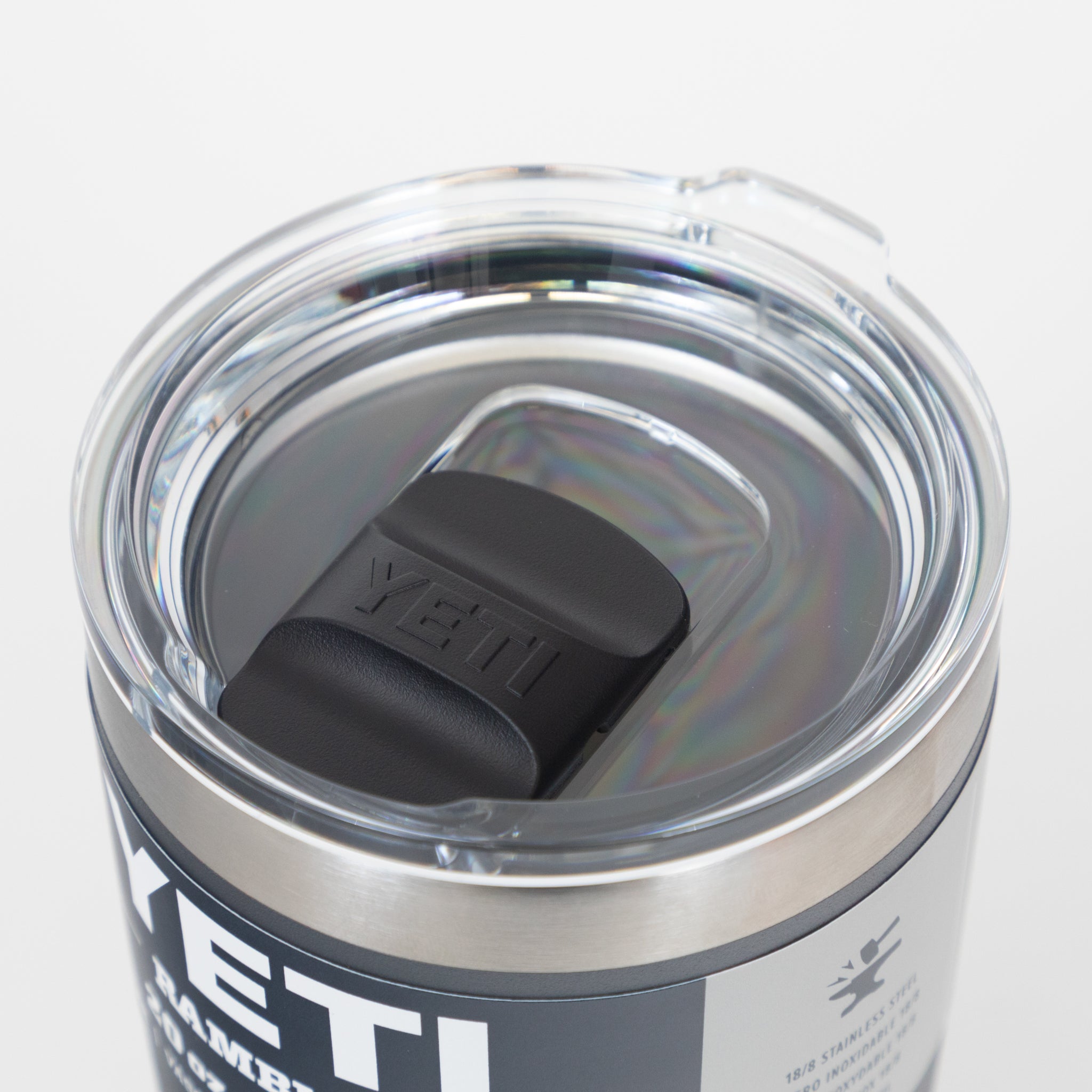 YETI Rambler® 20 oz (591 ml) Tumbler in Charcoal