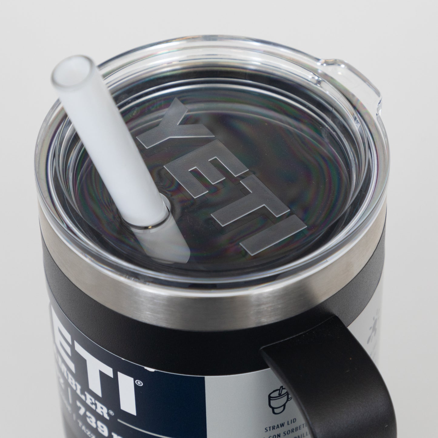 YETI Rambler 25 oz (710ml) Straw Drinking Cup in BLACK