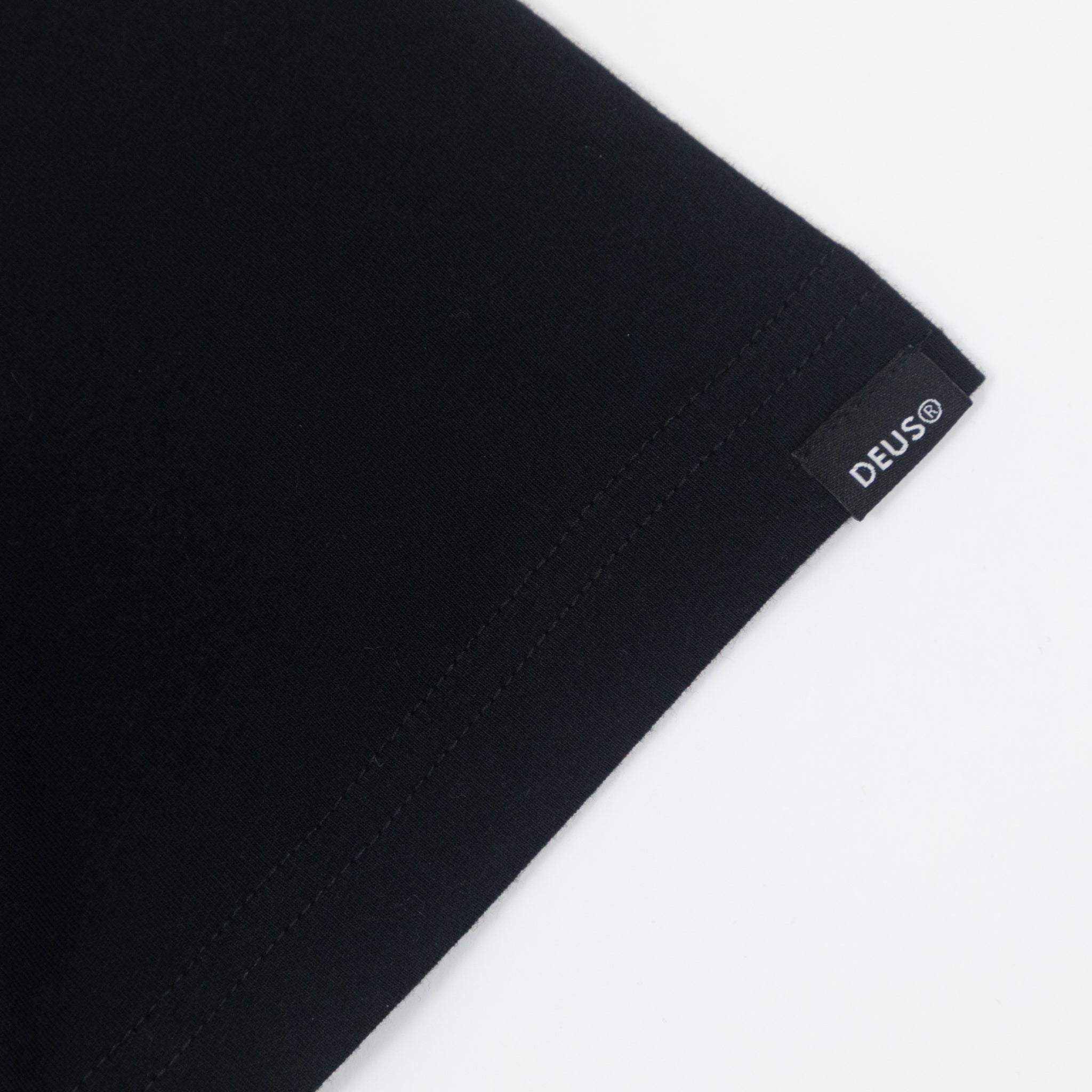 DEUS EX MACHINA Chromium T-Shirt in BLACK