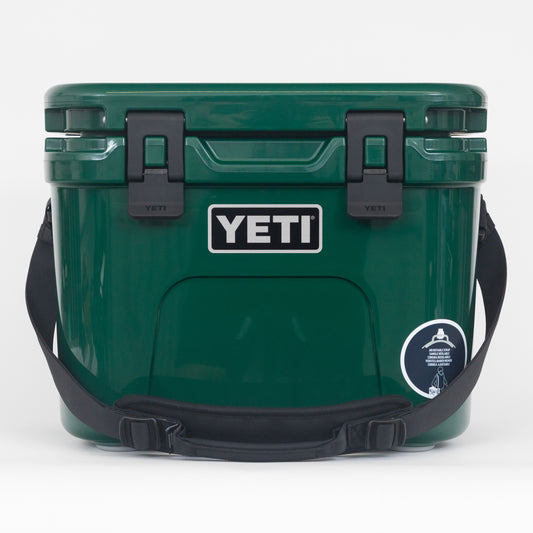 YETI Roadie 15 Cool Box in BLACK FOREST GREEN