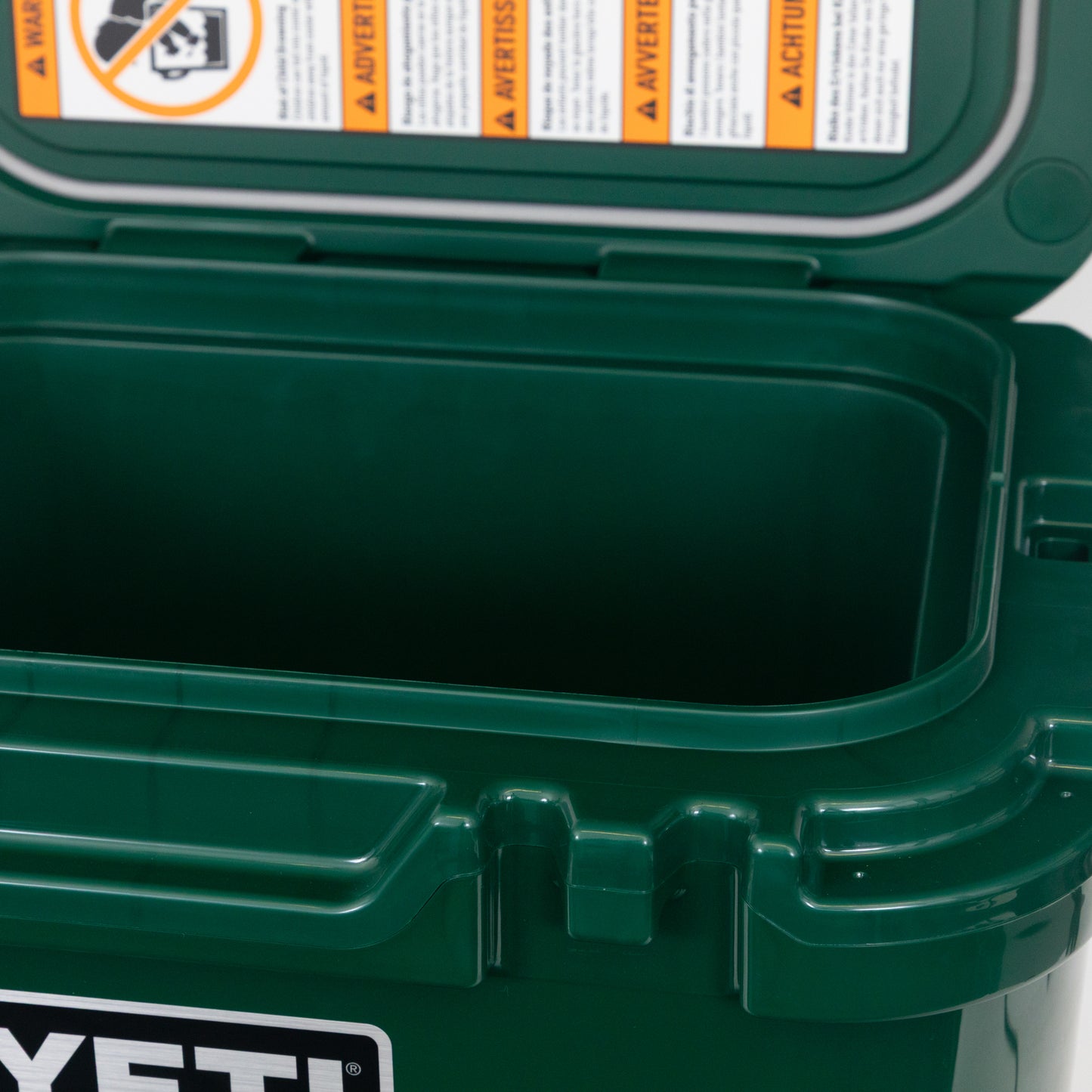 YETI Roadie 24 Cool Box in BLACK FOREST GREEN
