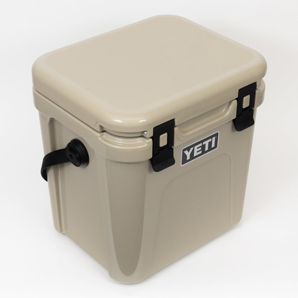 YETI Roadie® 24 Cool Box in Tan
