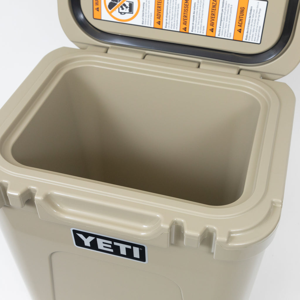 YETI Roadie® 24 Cool Box in Tan