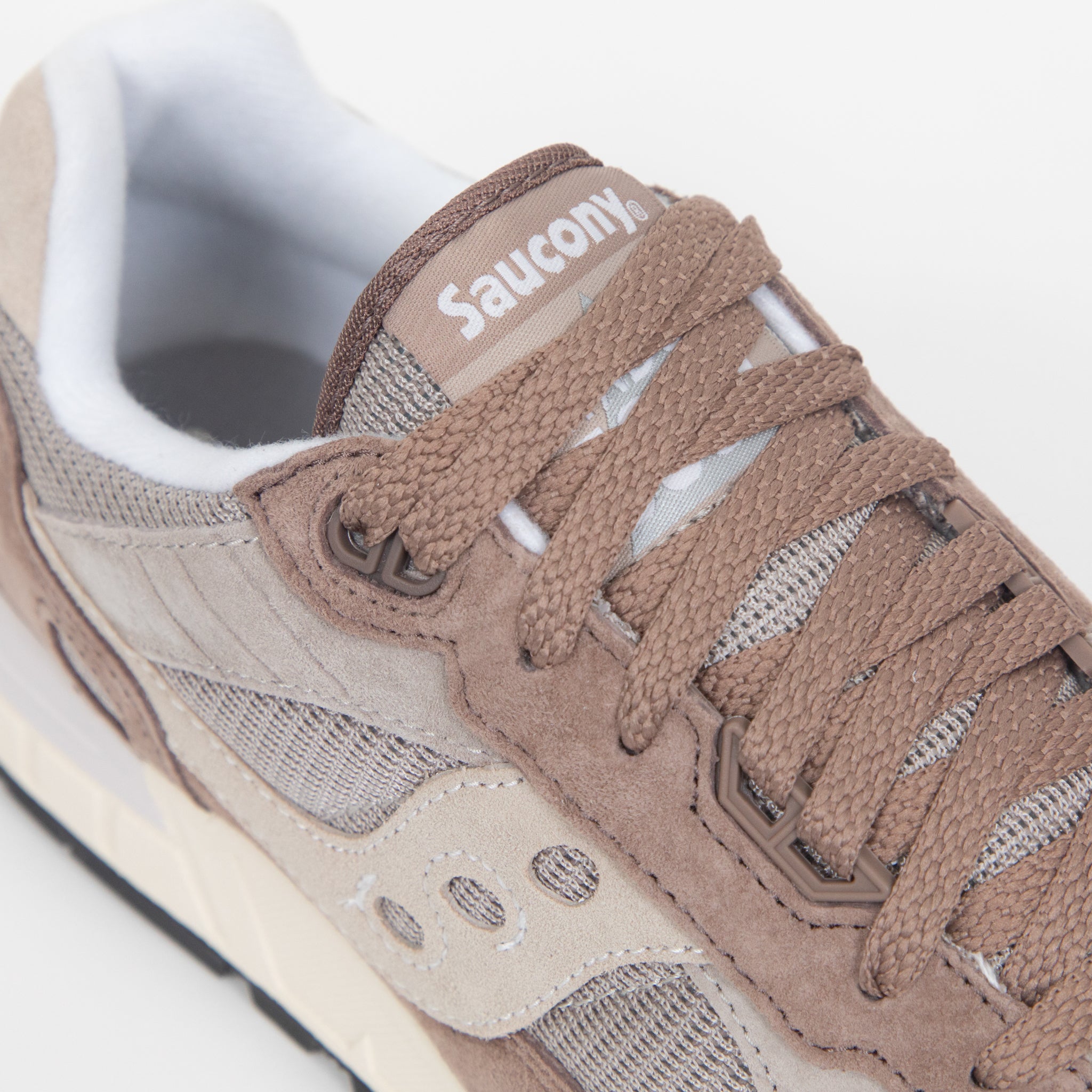 SAUCONY Shadow 5000 Trainers in BEIGE & GREY
