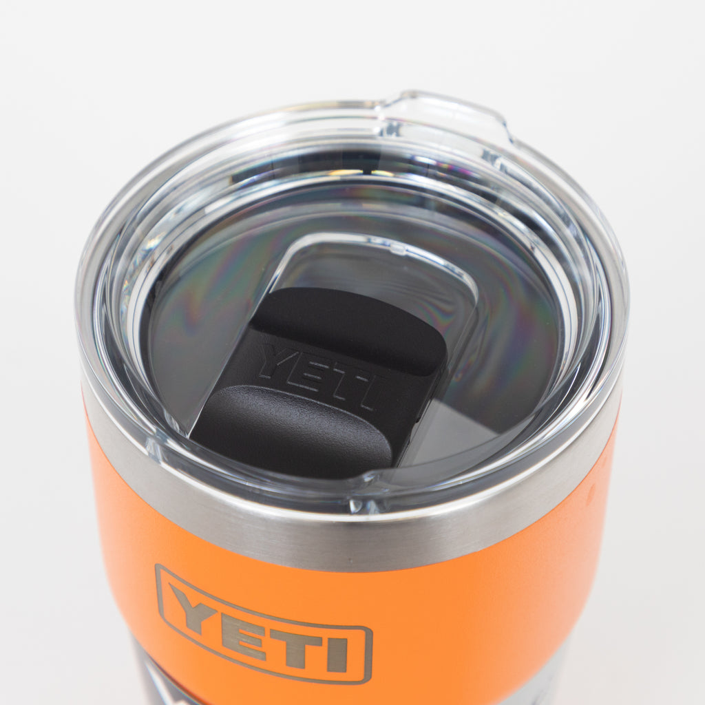 YETI Rambler 20 oz (591 ml) Stackable Cup in King Crab