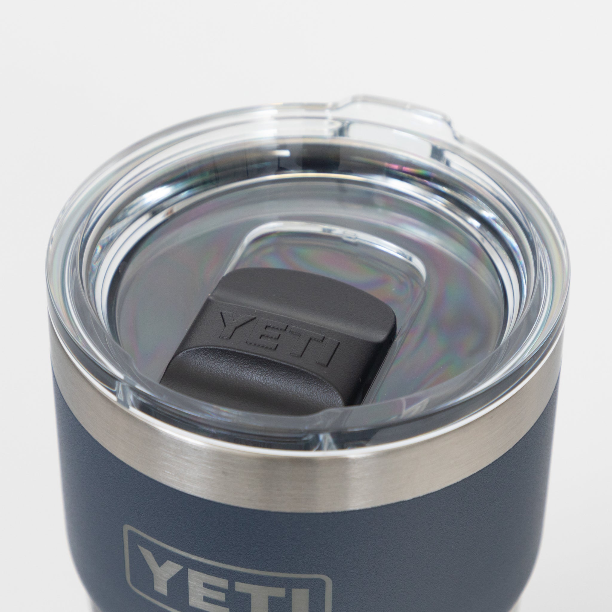 YETI Rambler 20 oz (591 ml) Stackable Cup in Navy