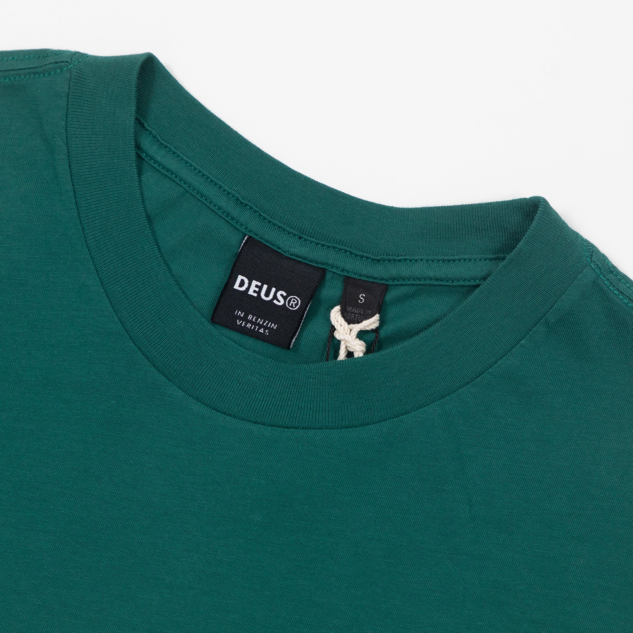 crew neck close up deus ex machina t-shirt