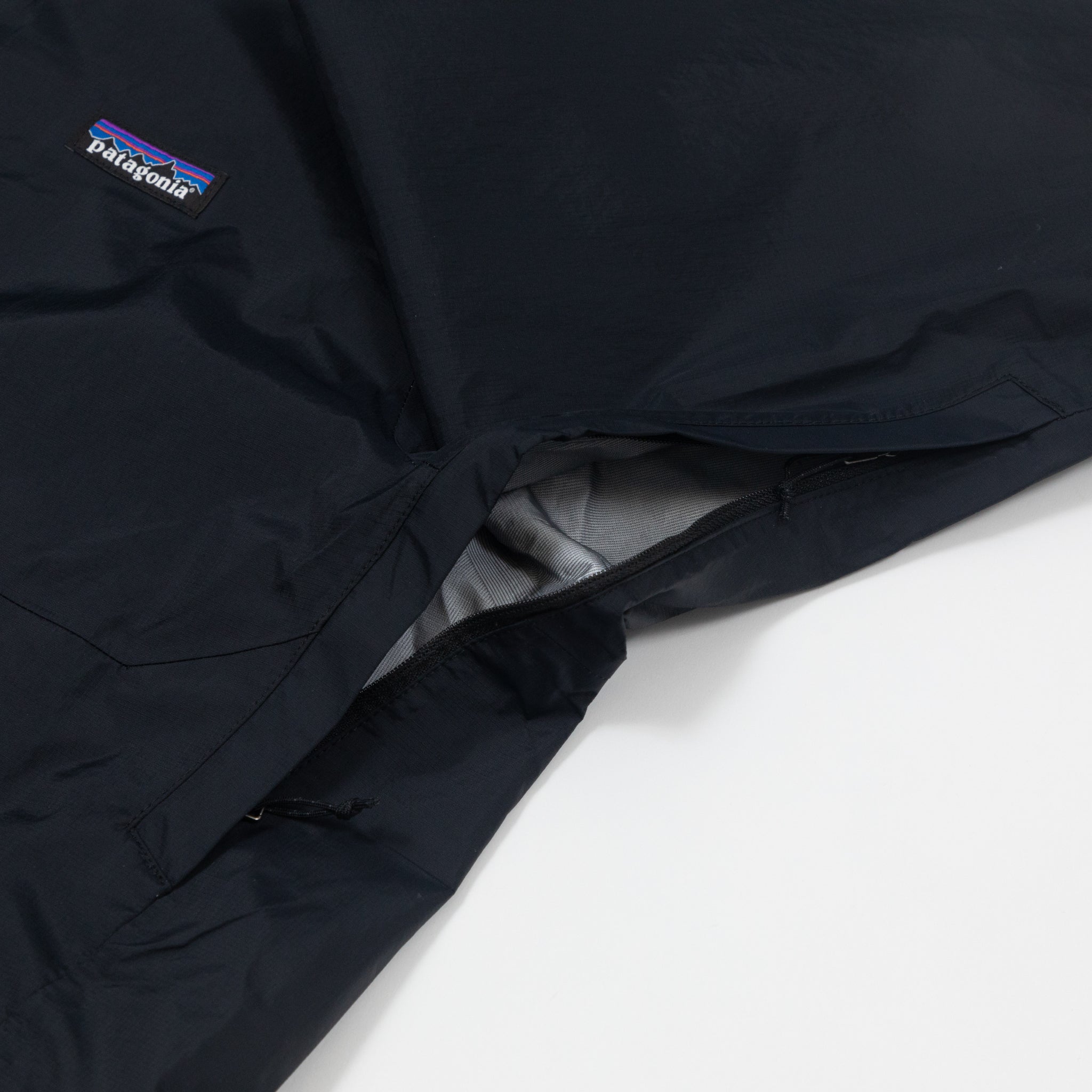 PATAGONIA Torrentshell 3L Rain Jacket in BLACK
