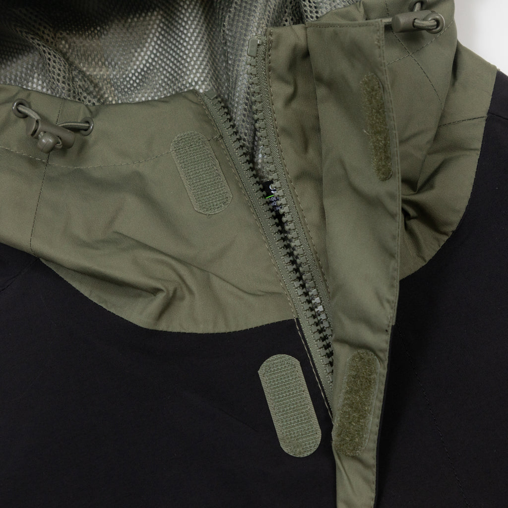 HELLY HANSEN Vancouver Rain Jacket in GREEN