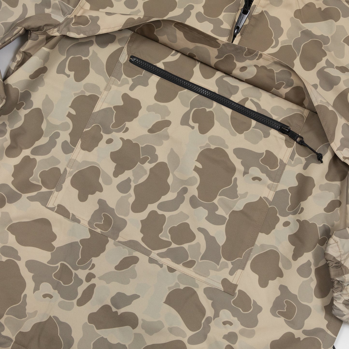 CARHARTT WIP Windbreaker Pullover in CAMO